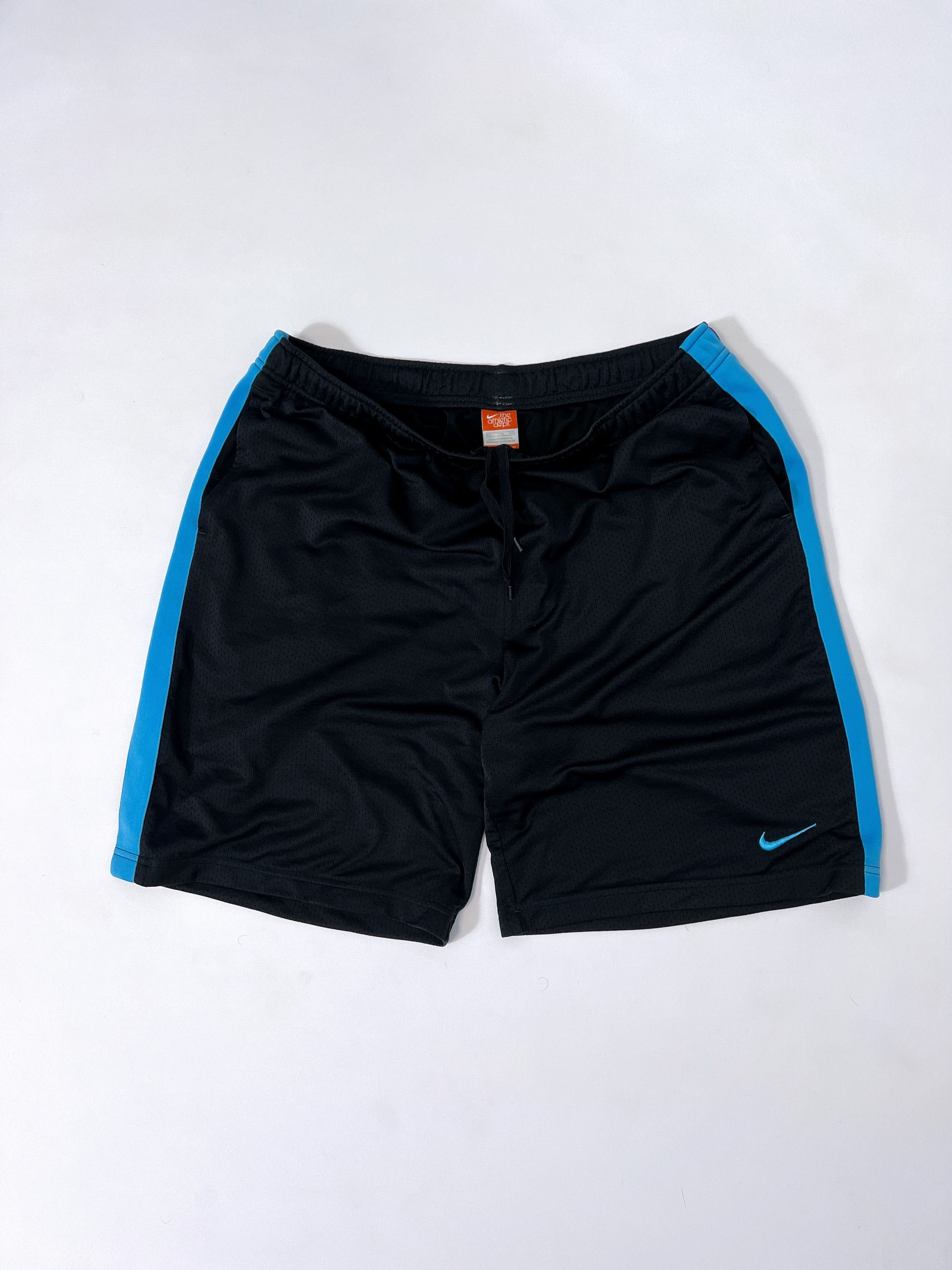 NBA Nike basketball shorts Size US 38 / EU 54 - 2 Thumbnail