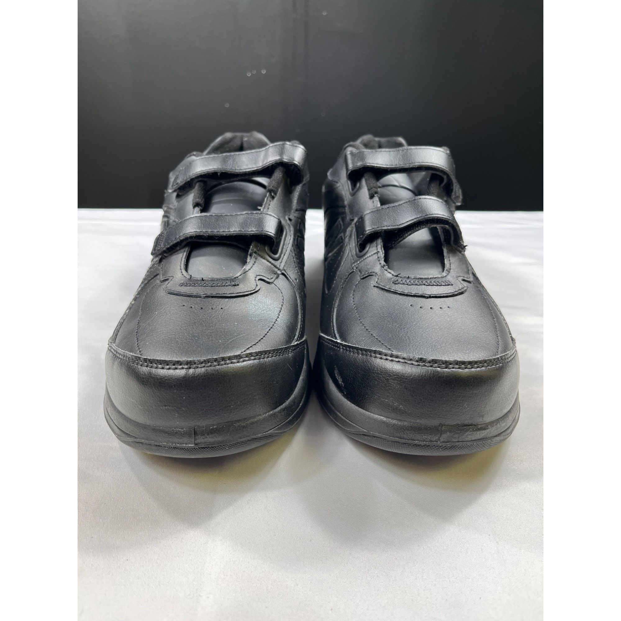 New Balance Mens 577 Black Leather Walking Shoes Size 12 SKU