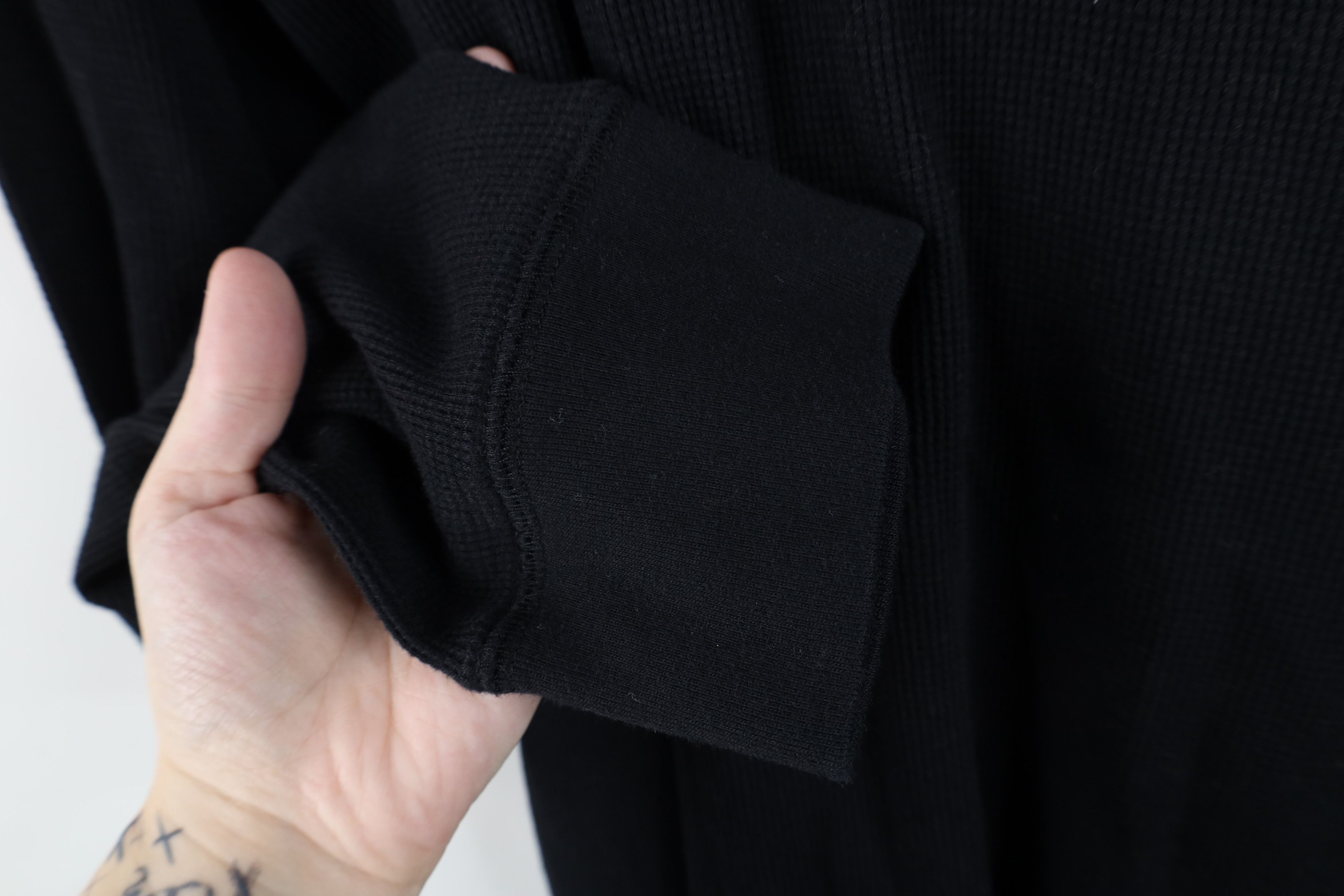 Vintage Vintage Streetwear Thermal Waffle Knit Henley T-Shirt Black Size US XXL / EU 58 / 5 - 7 Thumbnail