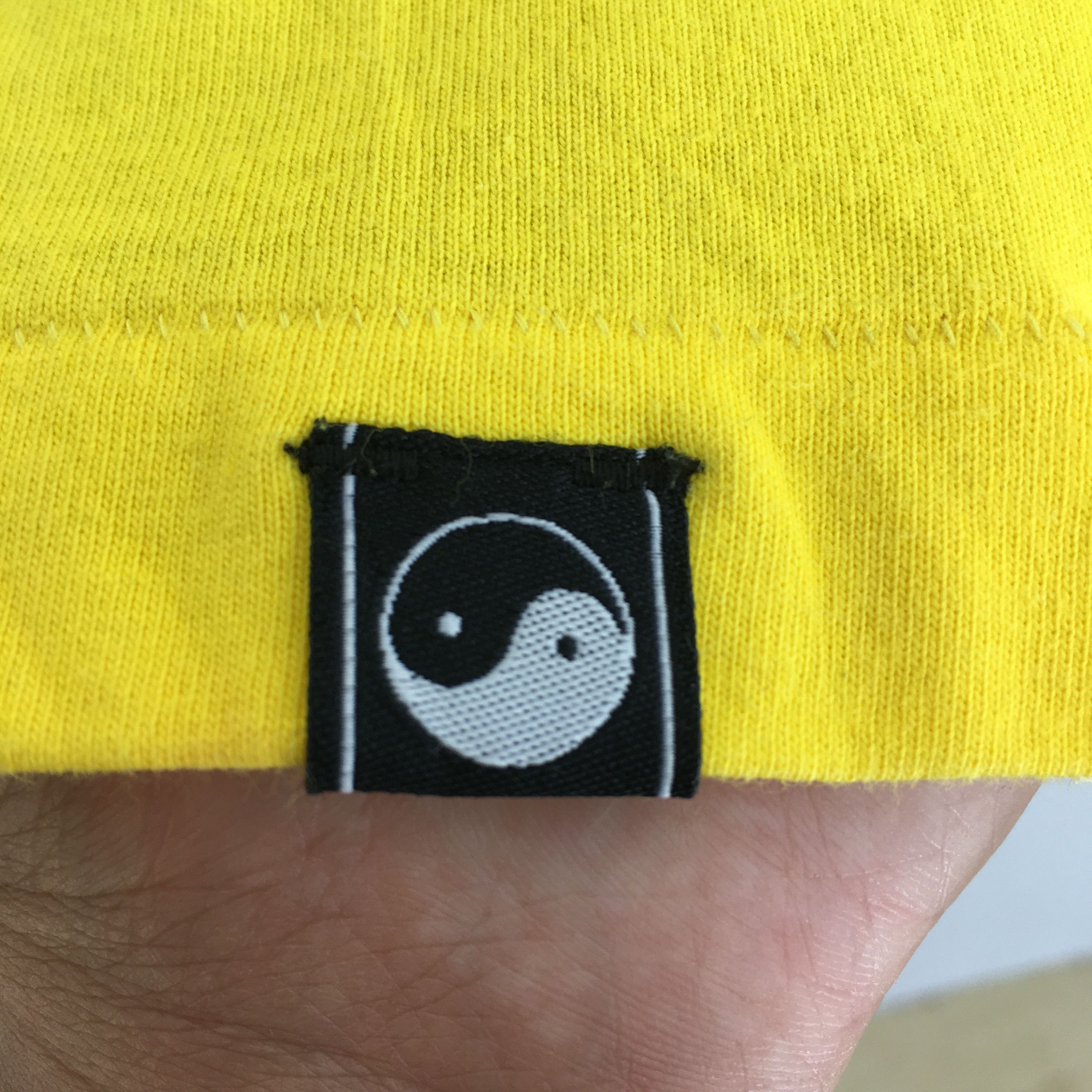 Vintage 90's T&C Surf Designs Yin Yang Surfing Yellow T shirt Medium Size US M / EU 48-50 / 2 - 7 Thumbnail