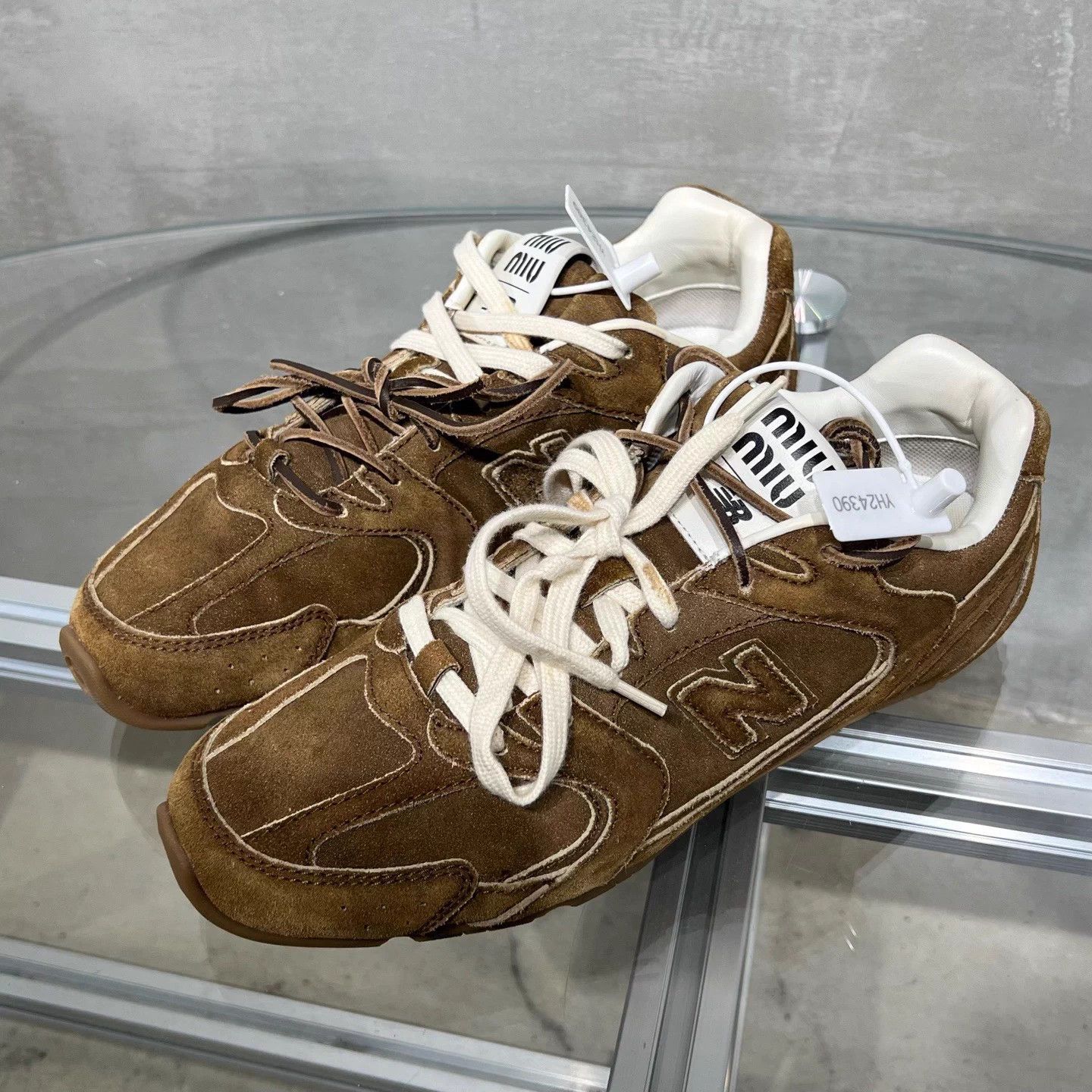 Miu Miu Miu Miu x New Balance Brown Suede Decon Trainer 41 Size US 8 / EU 41 - 2 Thumbnail