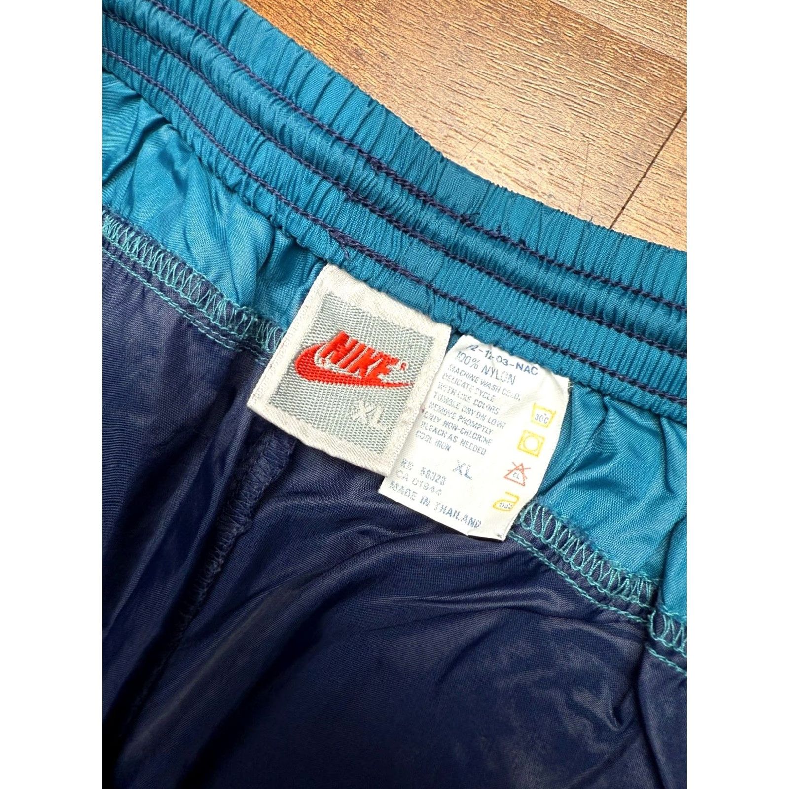Nike VTG Nike UnLined Windbreaker Track Pants XL Blue Pink / Red Tag Mens Athletic 90s Night? Size US 36 / EU 52 - 5 Thumbnail