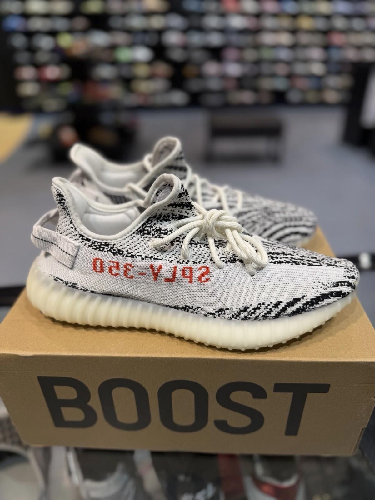 Adidas Size 10.5 - adidas Yeezy Boost 350 V2 Low Zebra Size US 10.5 / EU 43-44 - 2 Thumbnail