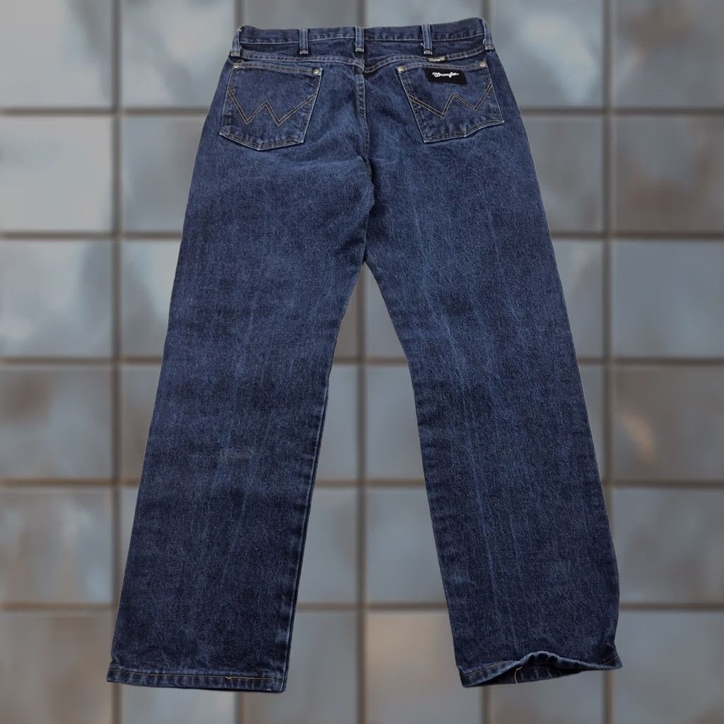 Wrangler Wrangler Jeans Mens 34x30 Blue Regular Fit Straight Leg Denim Black Label Logo 5-Pocket Wrangler 13MSEDD Mens Jeans Blue Regular Fit 34x30 Size US 34 / EU 50 - 1 Thumbnail
