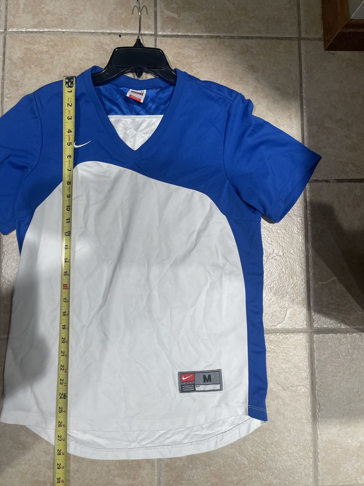 Nike Nike Dri Fit V Neck Team Jersey ~ Mens Size M~ Blue & White Size US M / EU 48-50 / 2 - 6 Thumbnail