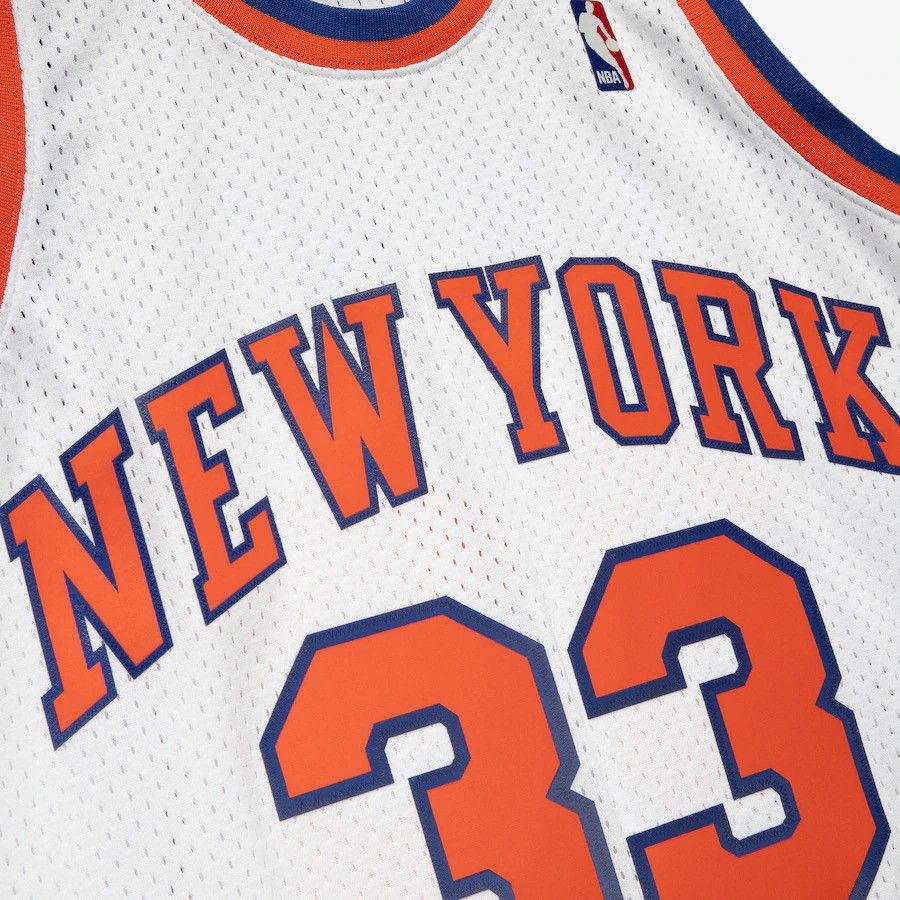 Mitchell & Ness Mitchell and Ness XL Throwback Ewing White Knicks 1985/86 Size US XL / EU 56 / 4 - 3 Thumbnail