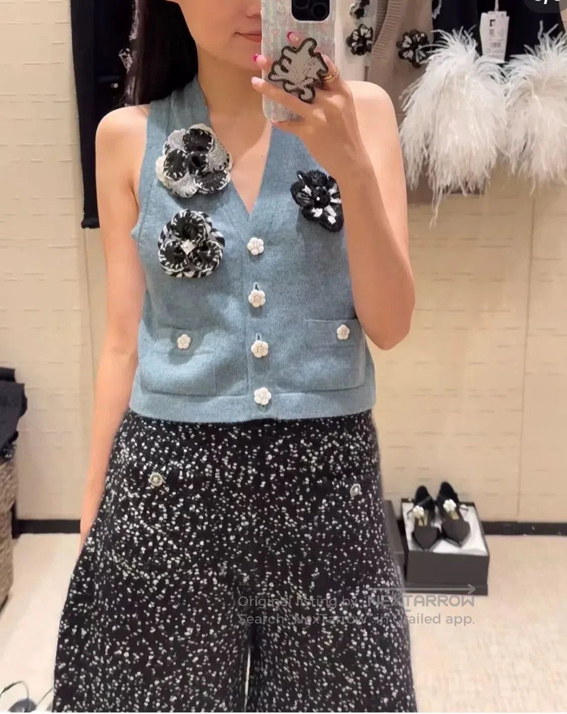 Chanel Chanel 23K Camellia Button Vest. Size XS / US 0-2 / IT 36-38 - 9 Thumbnail