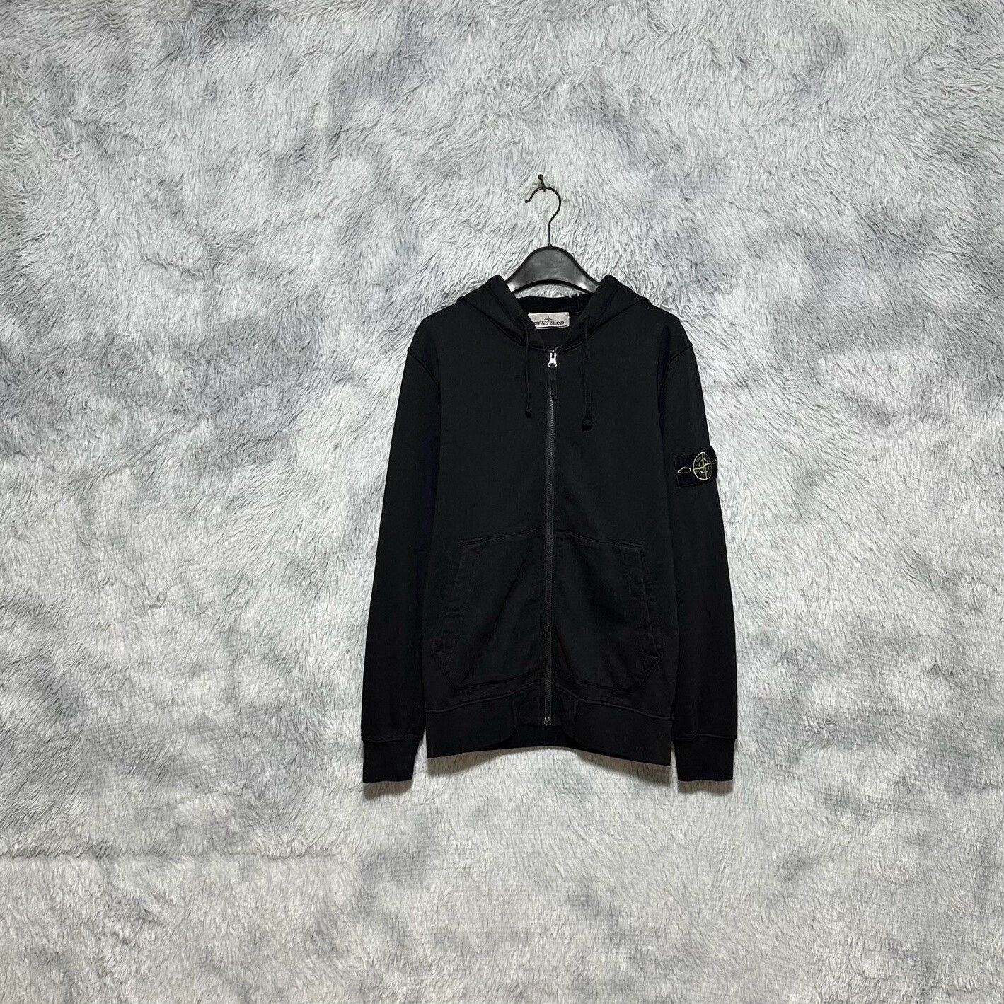 Stone Island stone island black hooded sweatshirt size M Size US M / EU 48-50 / 2 - 1 Thumbnail