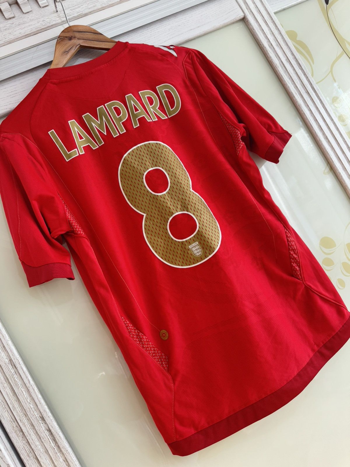 Umbro × Vintage Lampard #8 England 2006-2007 Away Soccer Jersey Football Kit Size US S / EU 44-46 / 1 - 9 Thumbnail