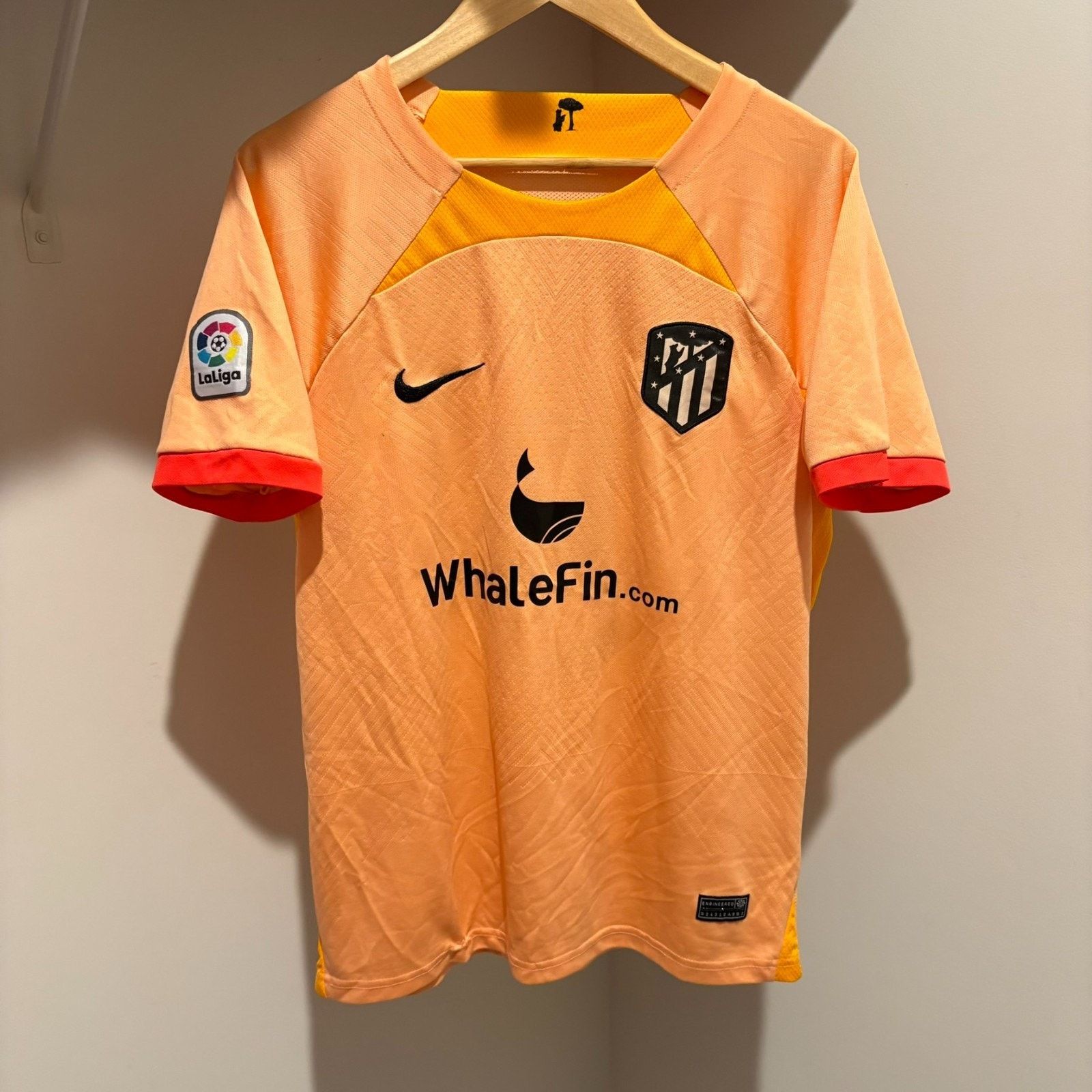 Nike Nike Atletico Madrid 2022-23 3rd Third Jersey Peach Size M Size US M / EU 48-50 / 2 - 1 Thumbnail