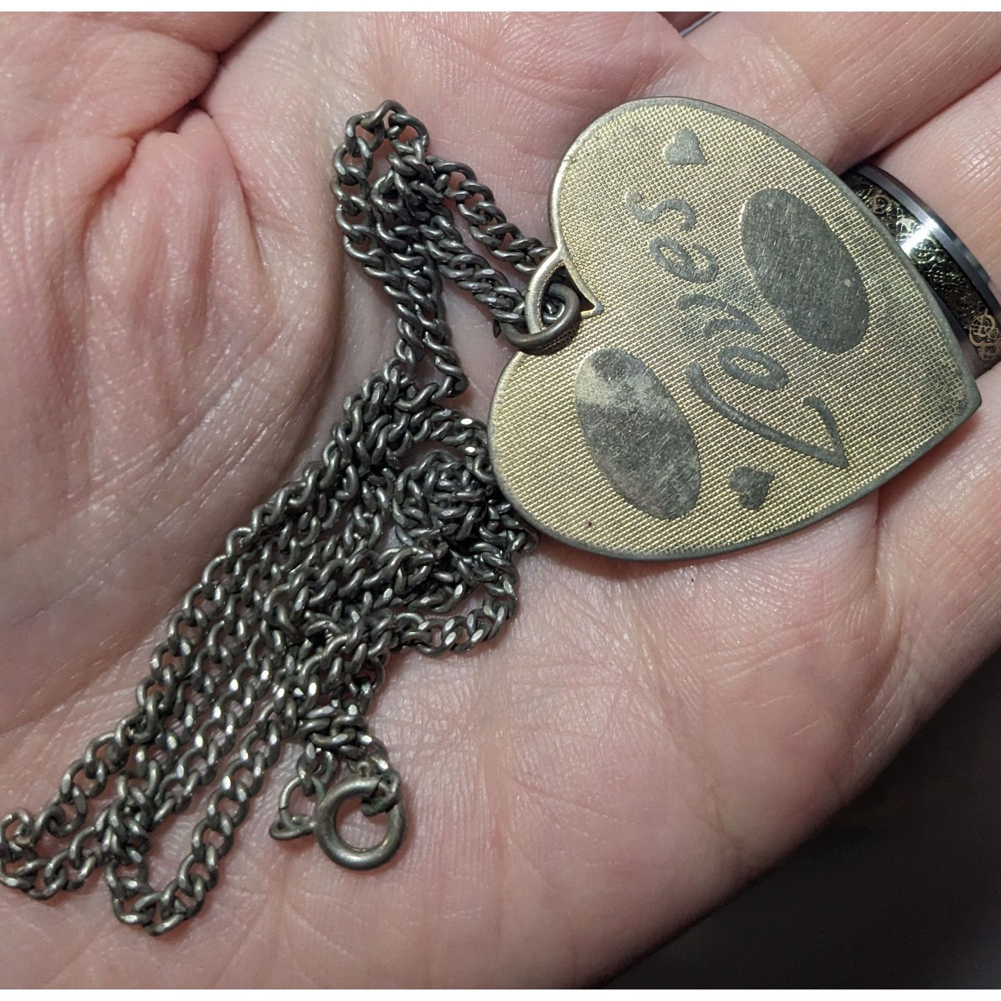 Other Vintage Engravable Heart Shaped Loves Gold Tone Pendant Neck Size ONE SIZE - 10 Thumbnail