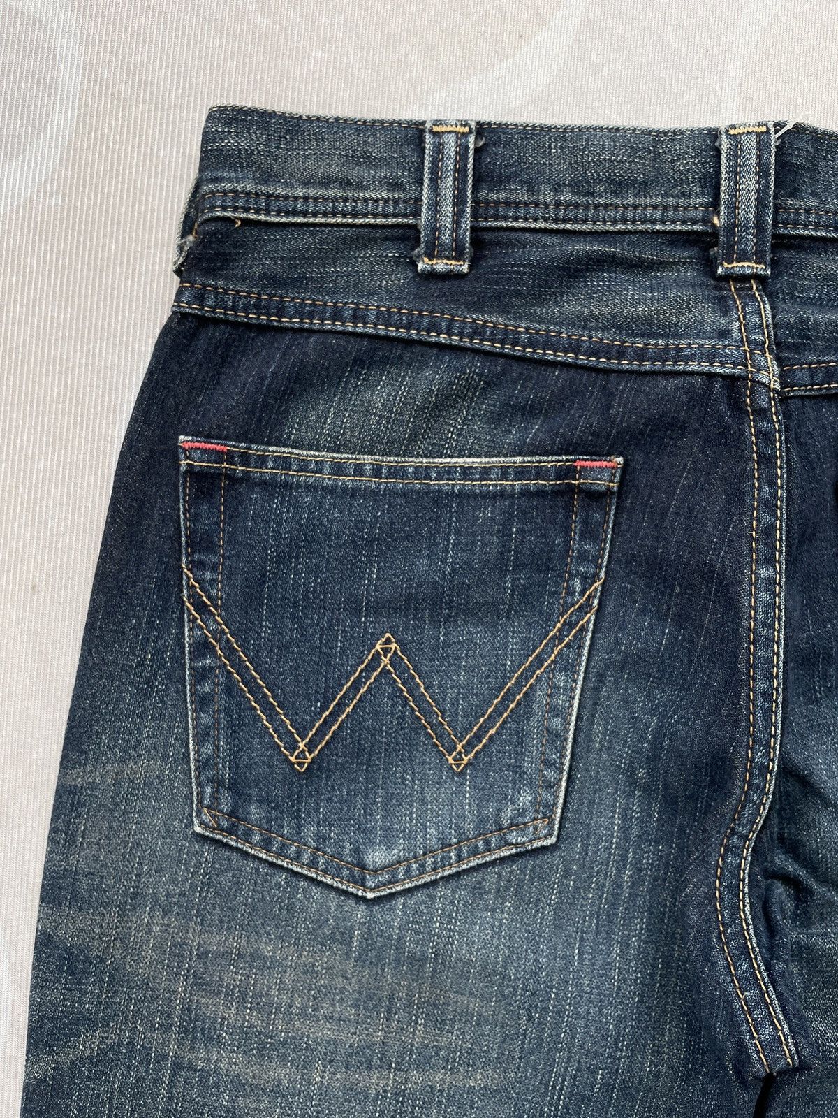 Wrangler Wrangler Straight Jeans (LG113) Size US 30 / EU 46 - 8 Thumbnail