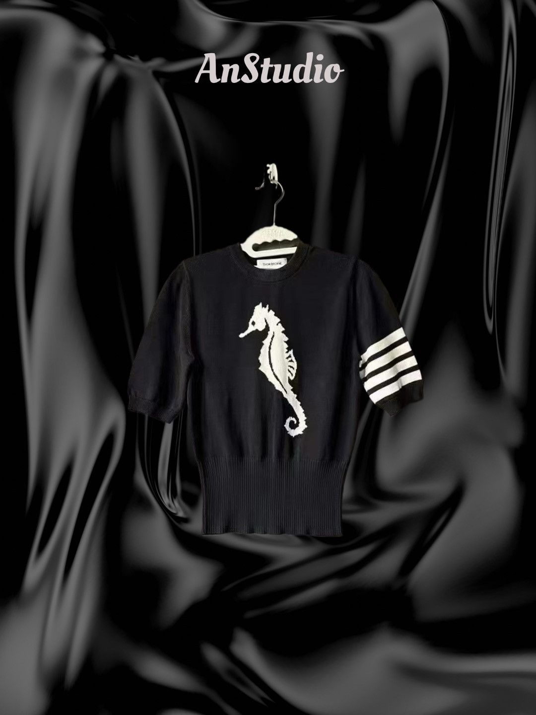 Thom Browne Thom Browne Black Seahorse Short-sleeve Knit Sweater Size XS / US 0-2 / IT 36-38 - 1 Thumbnail