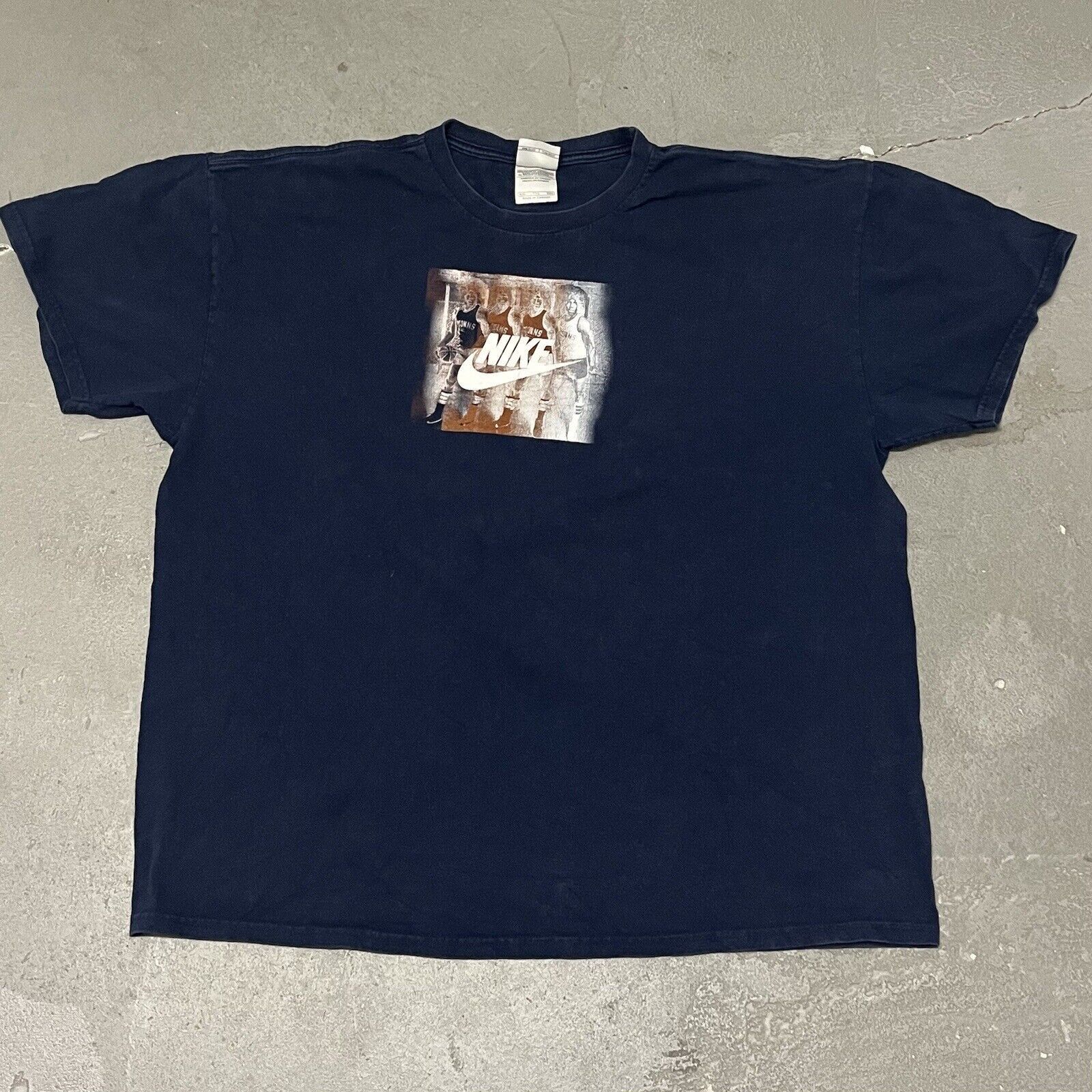 Nike Vintage 2000’s Y2K Nike S/S Graphic T-shirt Size XXL Navy Size US XXL / EU 58 / 5 - 1 Thumbnail