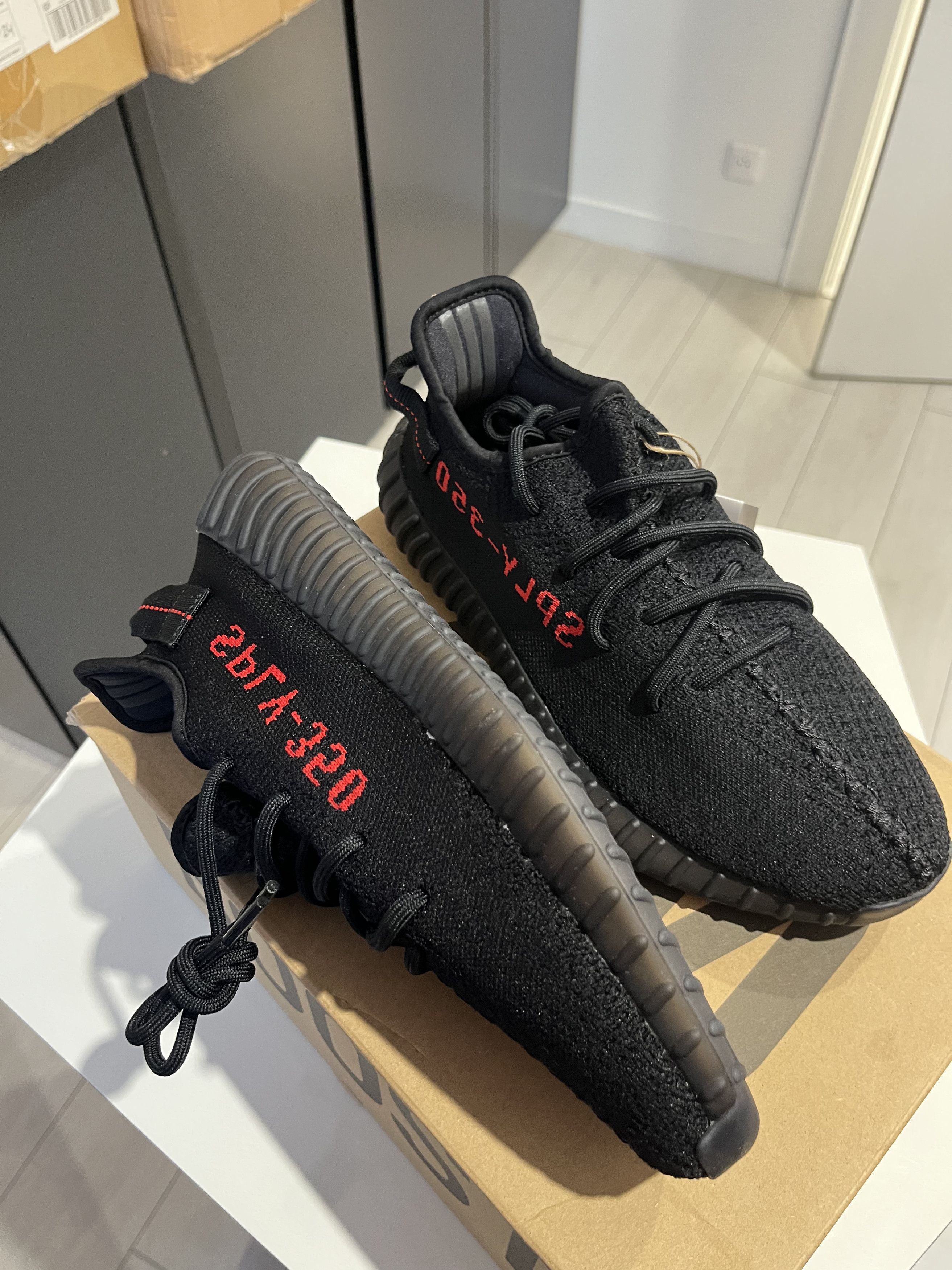 Adidas yeezy boost 350 v2 Size US 8.5 / EU 41-42 - 2 Thumbnail