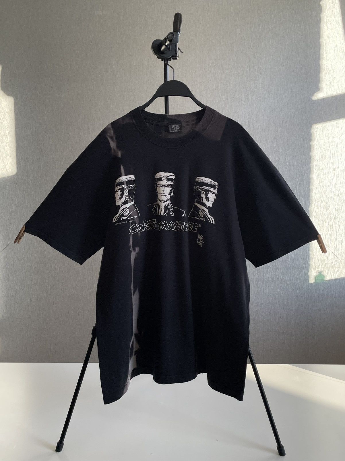 Vintage 90s Corto Maltese by Hugo Pratt, A Vintage Comics T-Shirt Size US XL / EU 56 / 4 - 1 Thumbnail