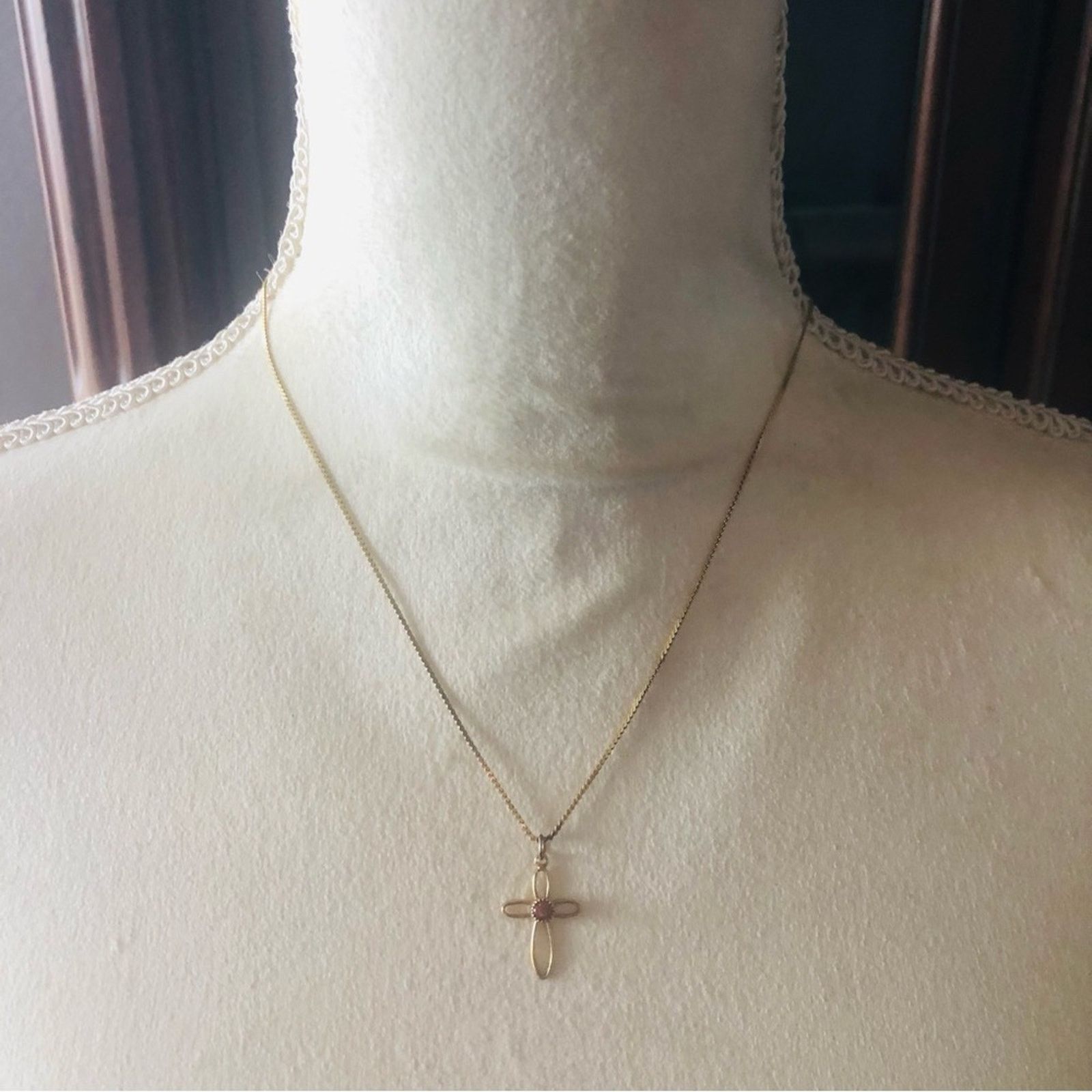 Vintage Vintage genuine goldstone cross pendant on chain necklace Size ONE SIZE - 3 Thumbnail