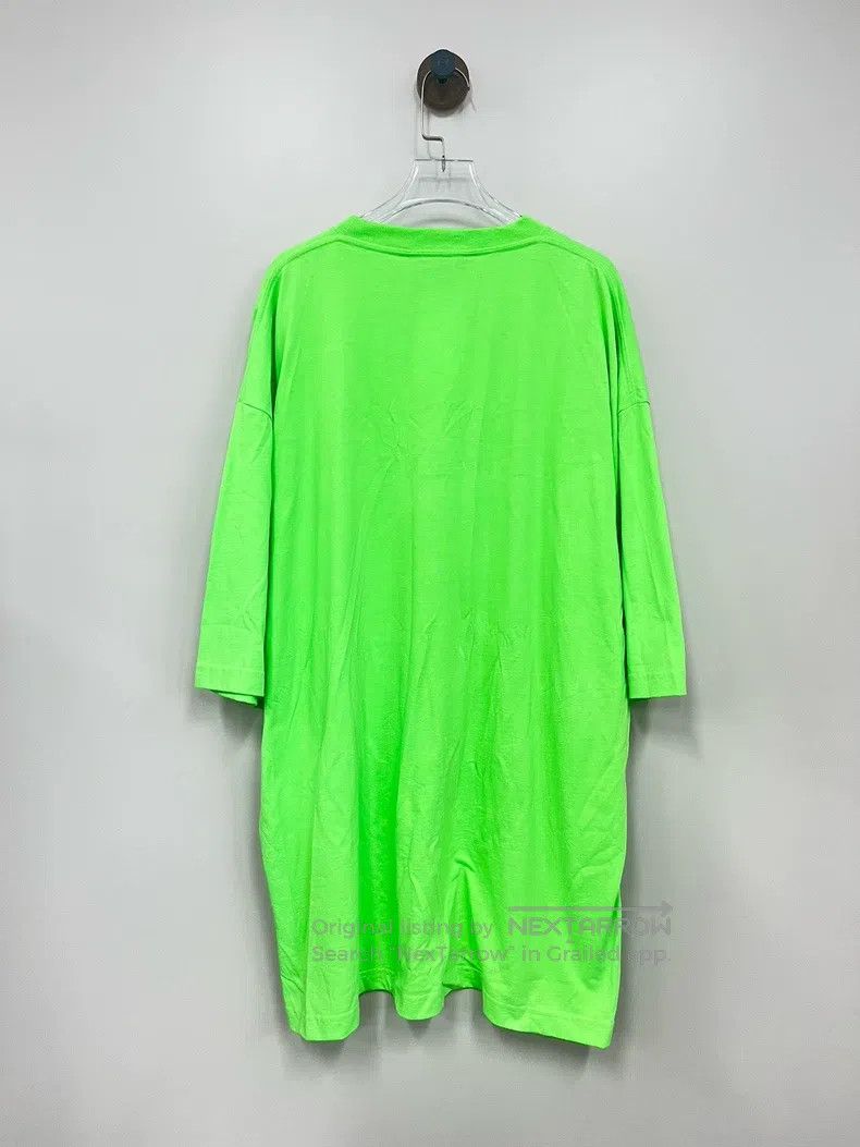 Balenciaga Balenciaga Green t-shirt with seven languages print logo Size US M / EU 48-50 / 2 - 2 Thumbnail