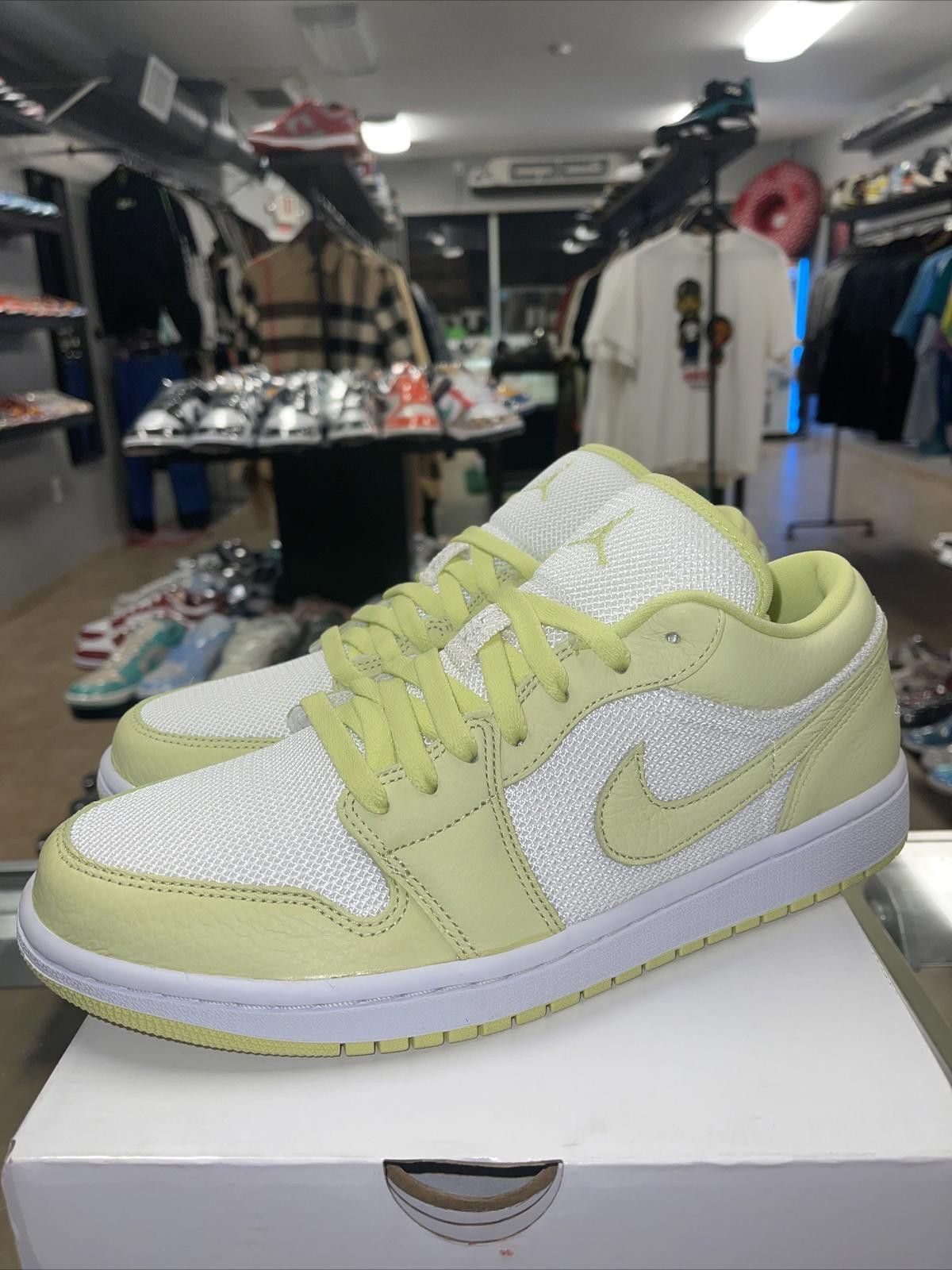 Jordan Brand Size 11 - Jordan 1 Low Limelight Size US 11 / IT 41 - 1 Thumbnail