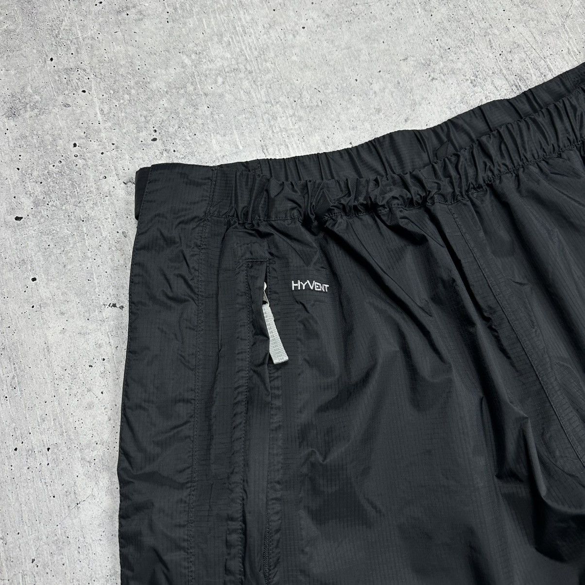 The North Face Vintage The North Face Hyvent Nylon Pants size XL Size US 36 / EU 52 - 5 Thumbnail