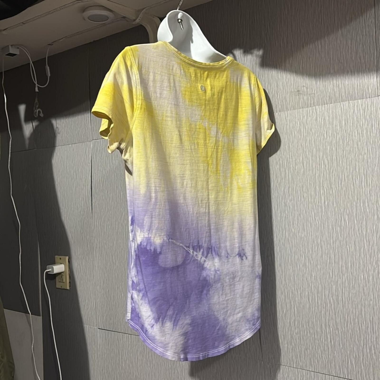 Lululemon lululemon athletica Yellow and Purple Short Sleeve Tee Size M / US 6-8 / IT 42-44 - 2 Thumbnail