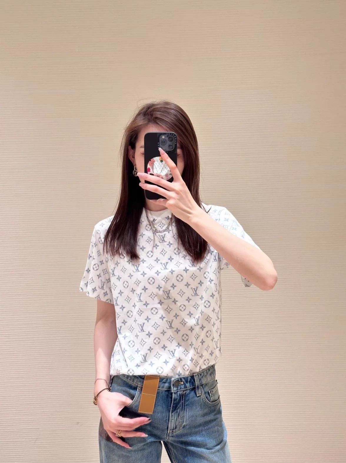 Louis Vuitton LV Classic Full Logo White Tee S Mint Size S / US 4 / IT 40 - 8 Thumbnail