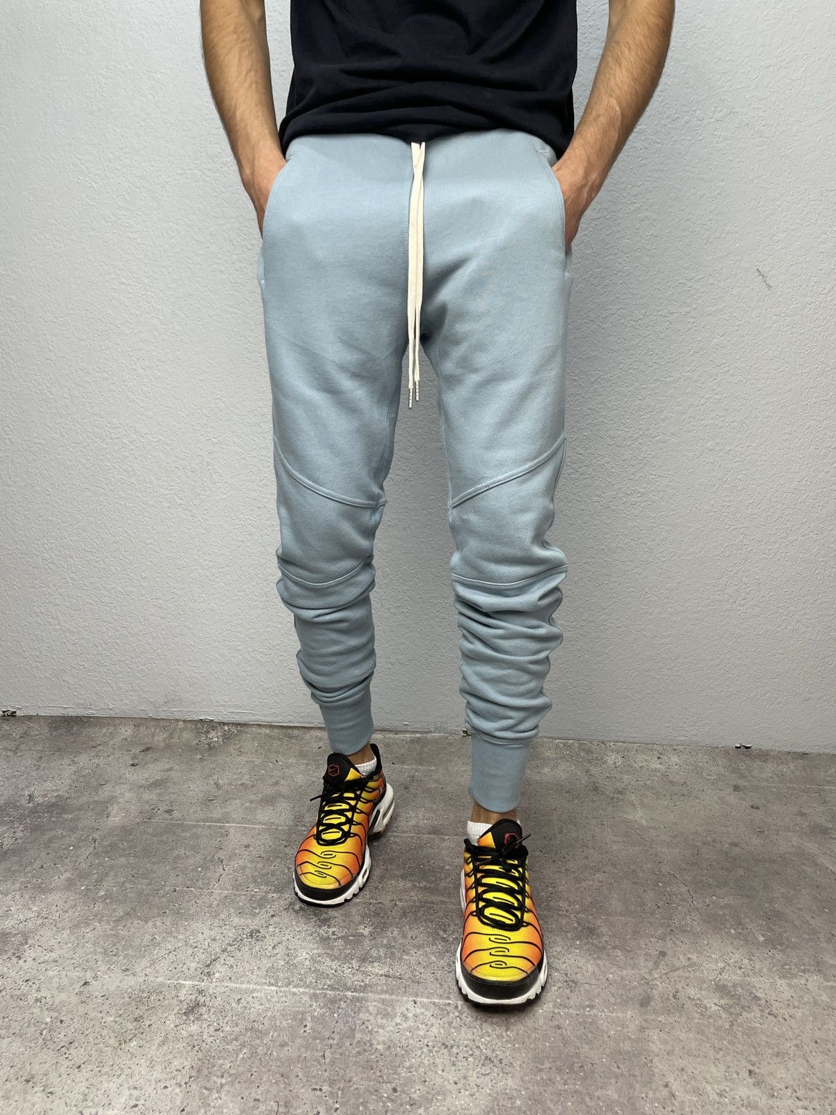 John Elliott John Elliott Escobar Sweatpants — Glacier Blue Size US 30 / EU 46 - 1 Thumbnail