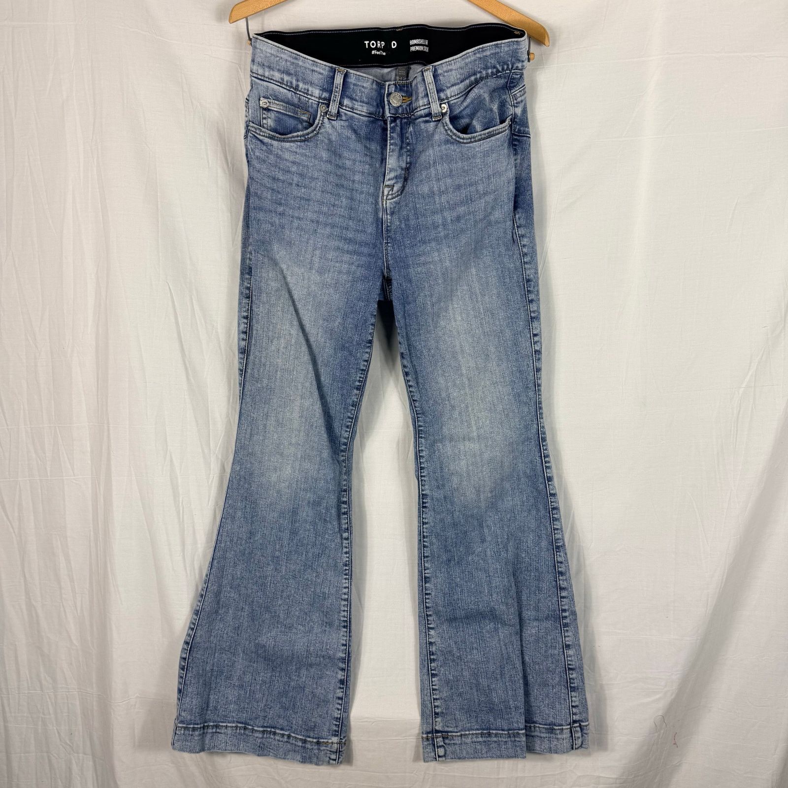 Other Torrid Bombshell Flare Jeans 12R High Rise Light Wash Size 34" / US 12 / IT 48 - 1 Thumbnail