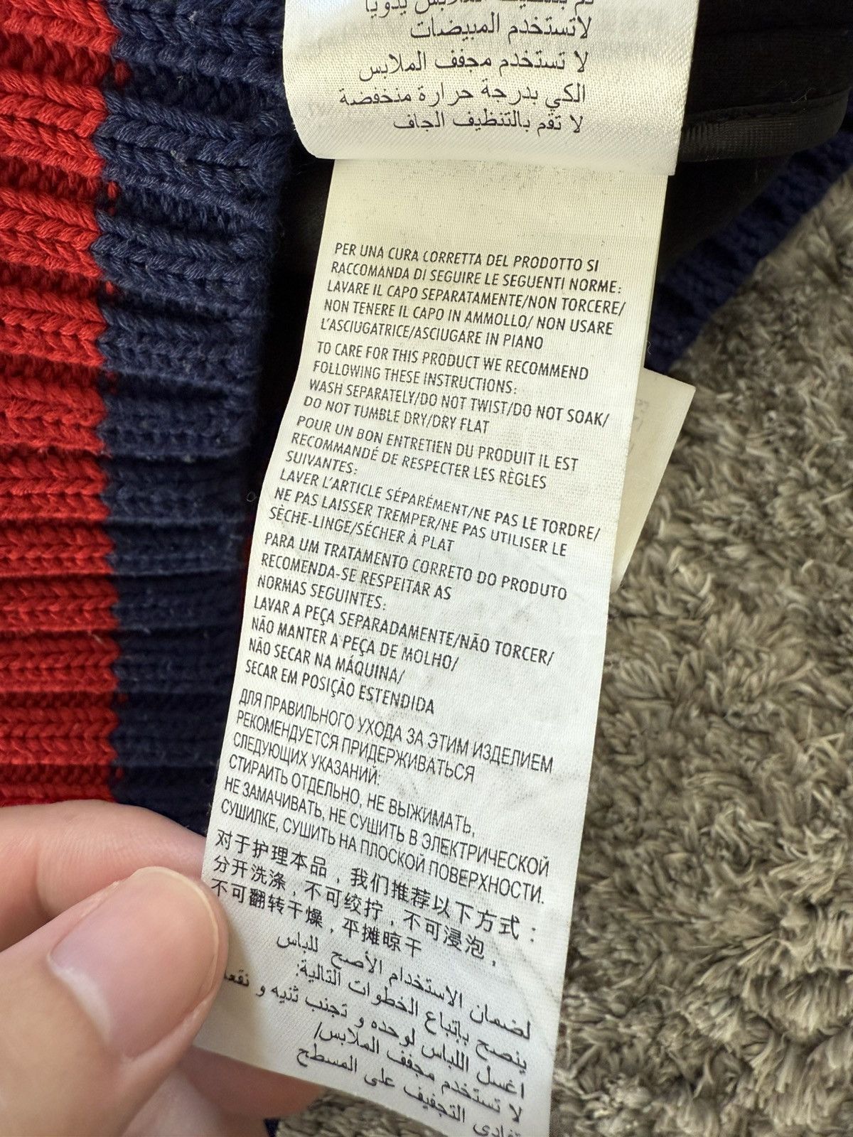 Gucci Gucci Vintage Sweater size M Size US M / EU 48-50 / 2 - 9 Thumbnail