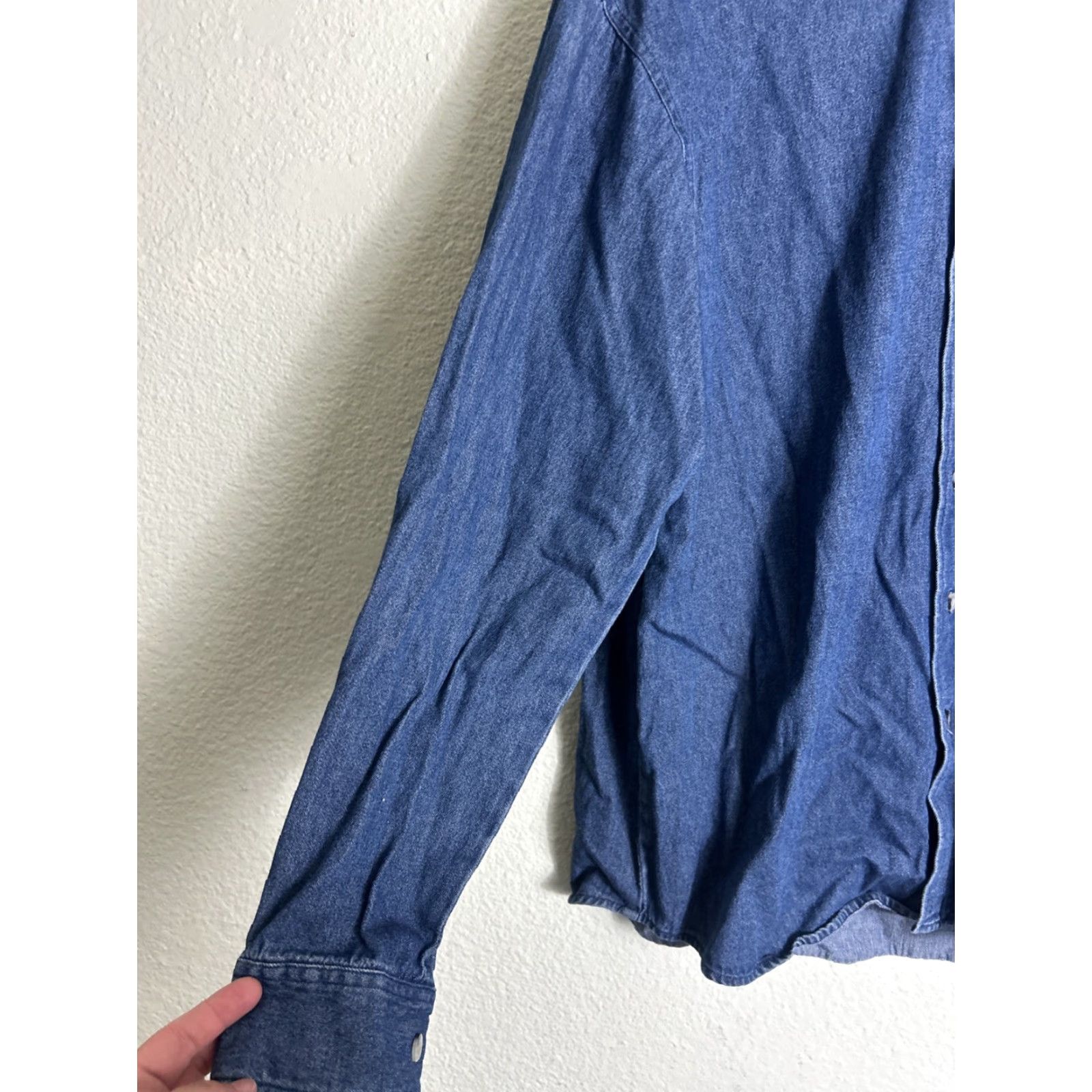 Hard Rock Cafe VINTAGE Hard Rock Denim Button-Down Shirt Long Sleeve M Blue Men Shirt Size US M / EU 48-50 / 2 - 2 Thumbnail