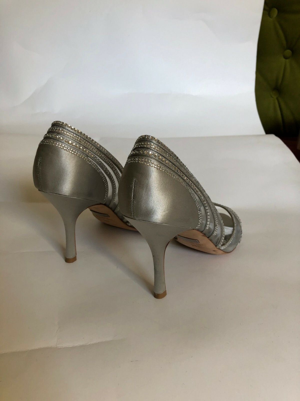Badgley Mischka New Badgley Mischka Silver Satin Stones Heels L 9M R 9.5 Size US 9 / IT 39 - 3 Thumbnail
