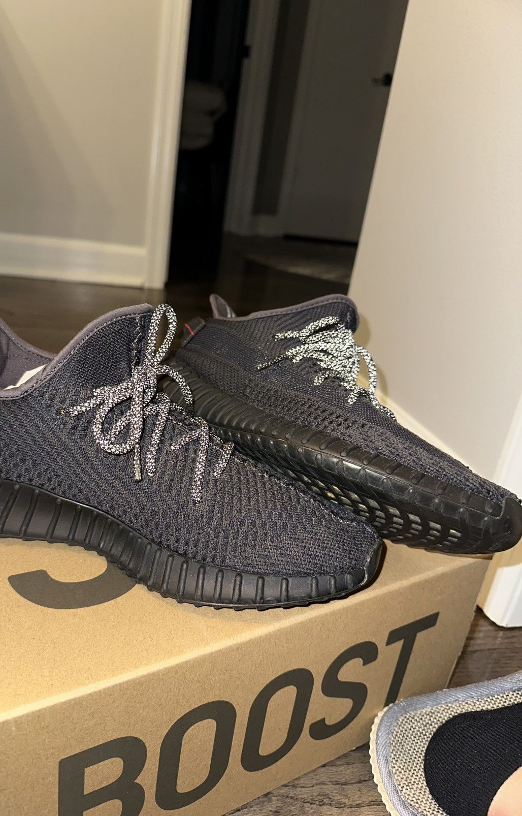Adidas Yeezy Boost 350 V2 Size US 9.5 / EU 42-43 - 6 Thumbnail