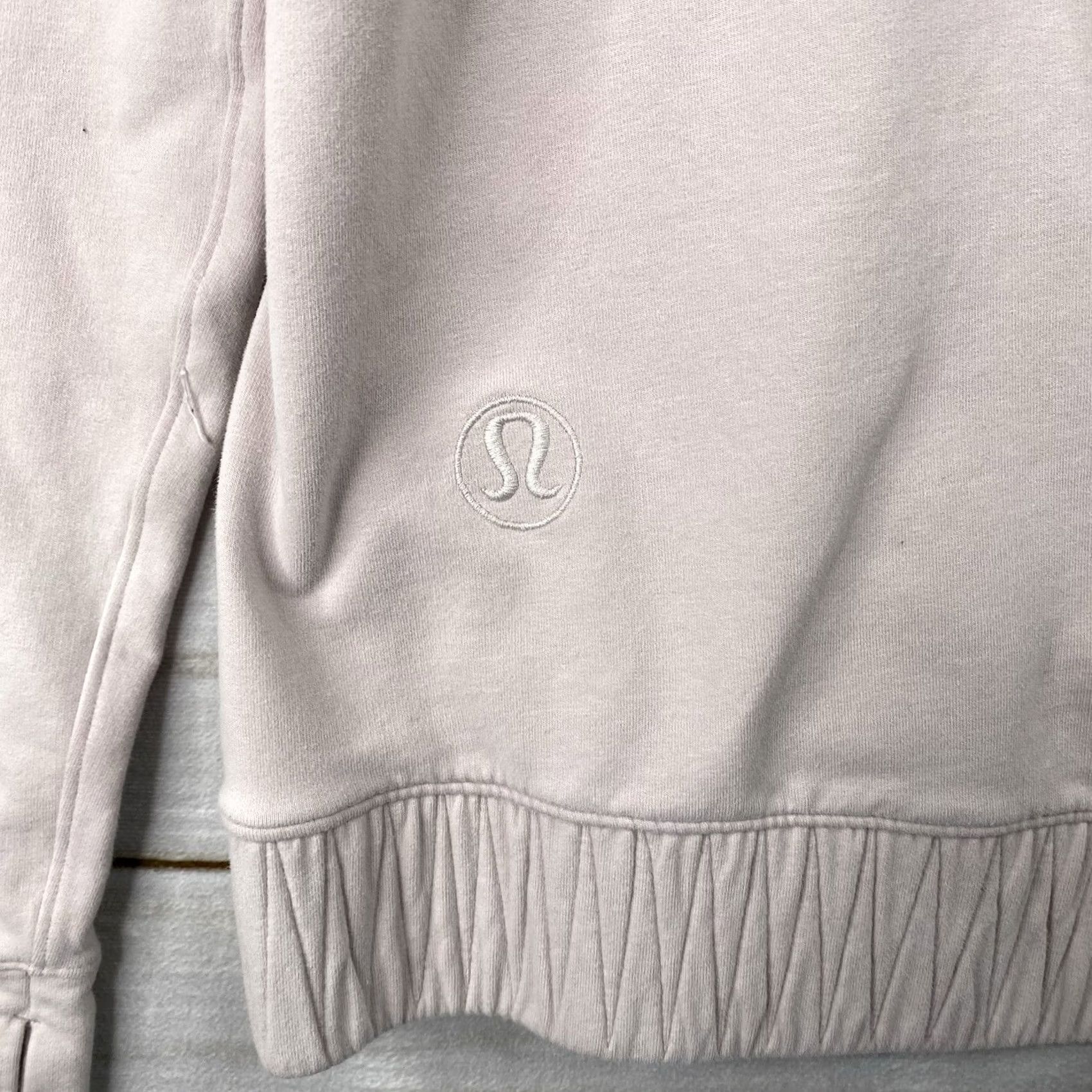 Lululemon VINTAGE Lululemon Stress Less Top Womens 8 Porcelain Pale Pink Funnel Neck Pullover Size M / US 6-8 / IT 42-44 - 7 Thumbnail
