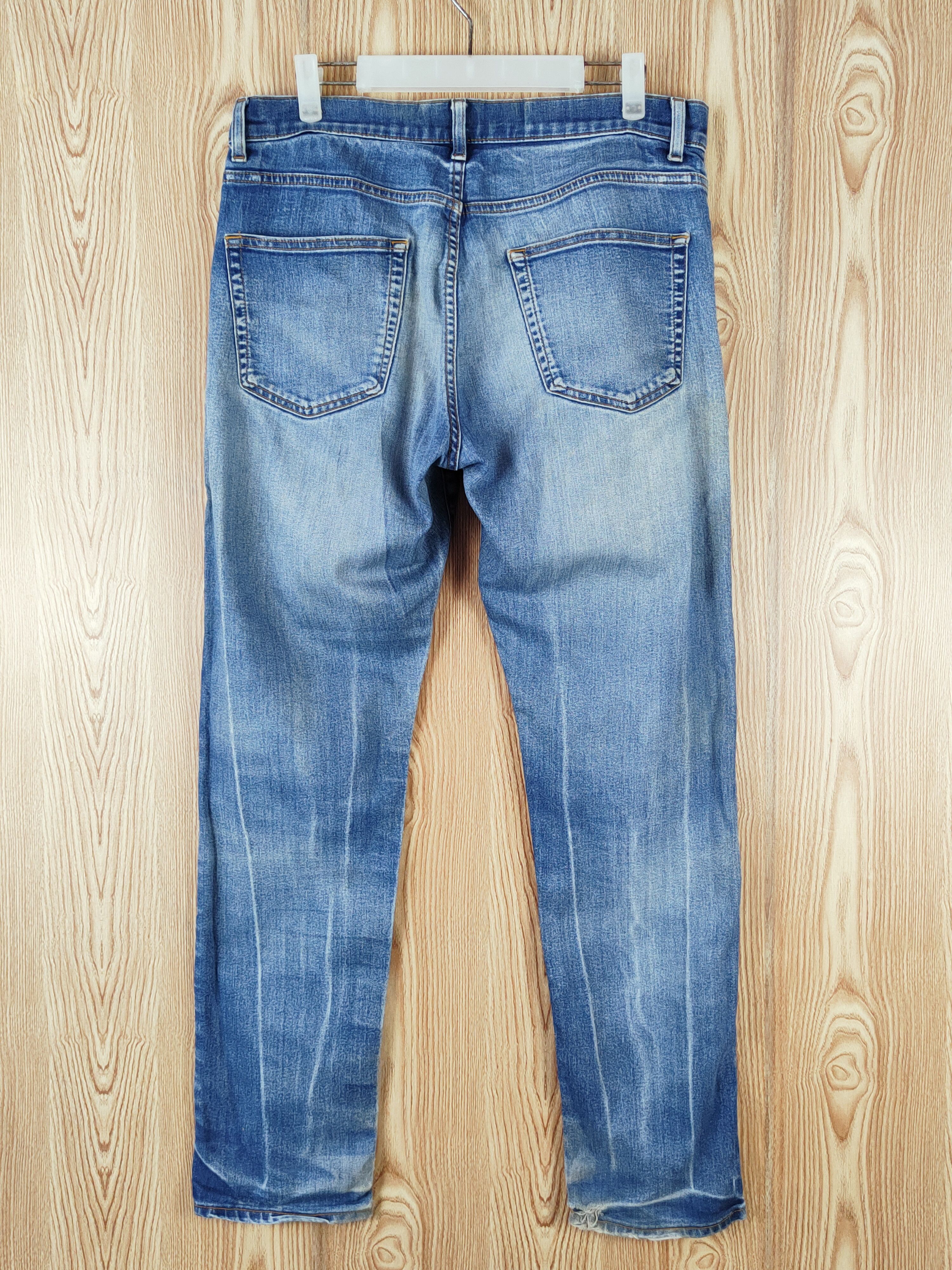 Japanese Brand Uniqlo japan Blue faded Distressed Ripped Jeans #W613 Size US 33 - 7 Thumbnail