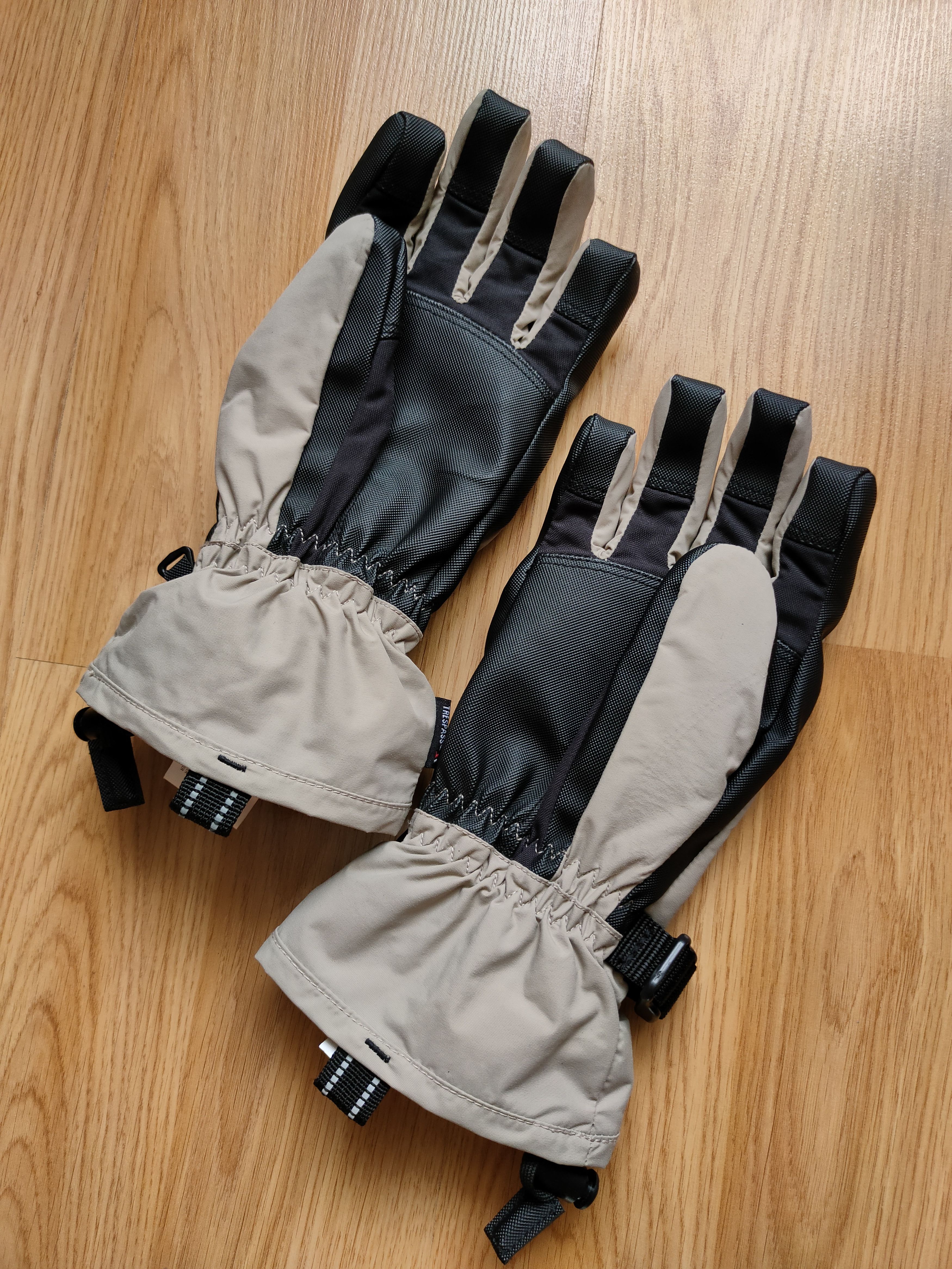The Mountain Trespass outdoor gloves mountain winter gloves gorpcore Size ONE SIZE - 9 Thumbnail