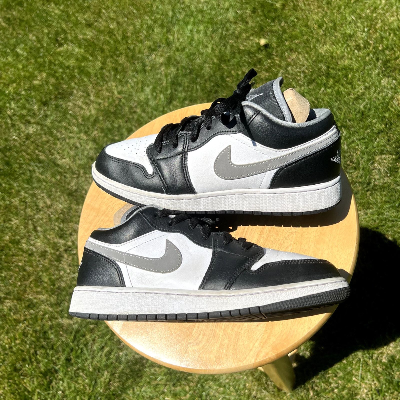 Jordan Brand × Nike Size 7 - Air Jordan 1 Low GS Black Medium Grey Shoes Size US 7 / EU 40 - 4 Thumbnail