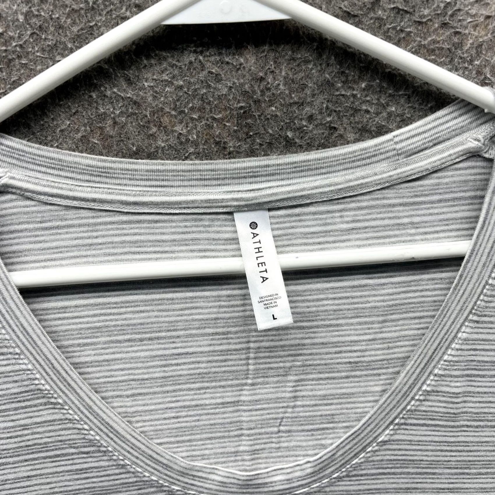 Athleta VINTAGE Athleta Shirt Womens L Gray Stripe V Neck Sleeveless Lightweight Casual Top Size L / US 10 / IT 46 - 6 Thumbnail