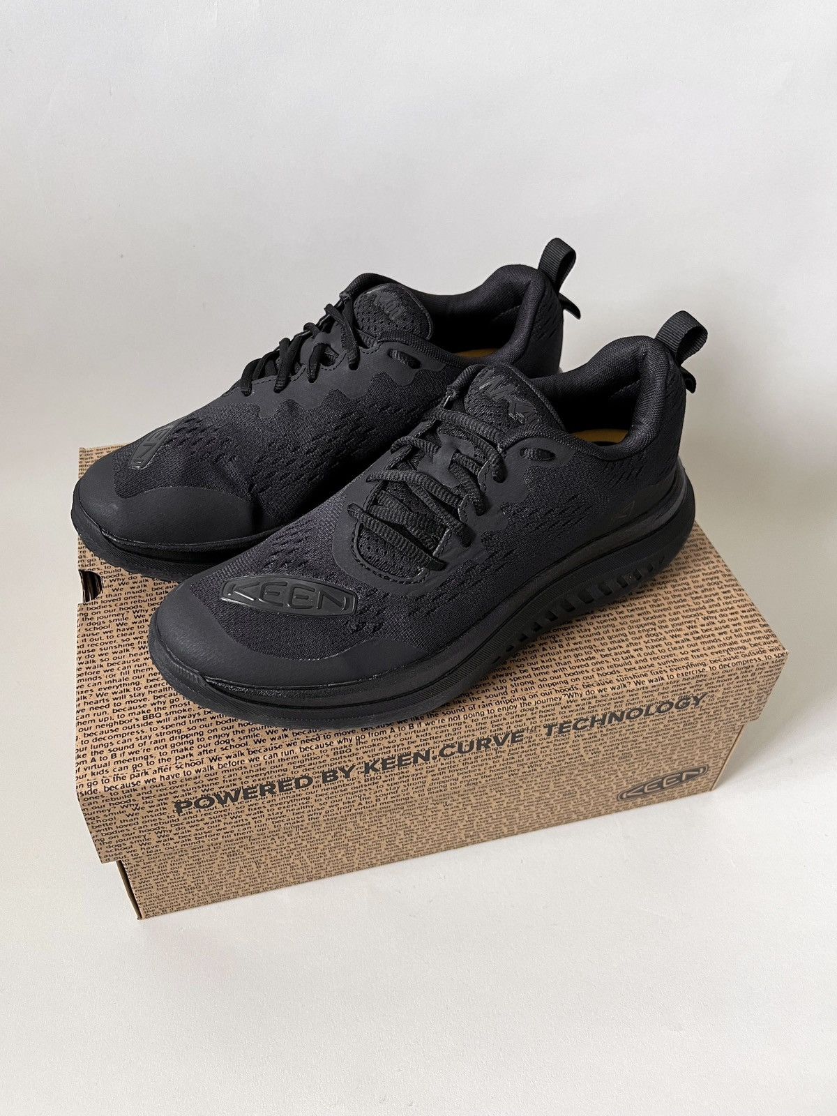 KEEN NEW Keen WK400 Triple Black Walking Sneaker Size US 8.5 / IT 38.5 - 1 Thumbnail