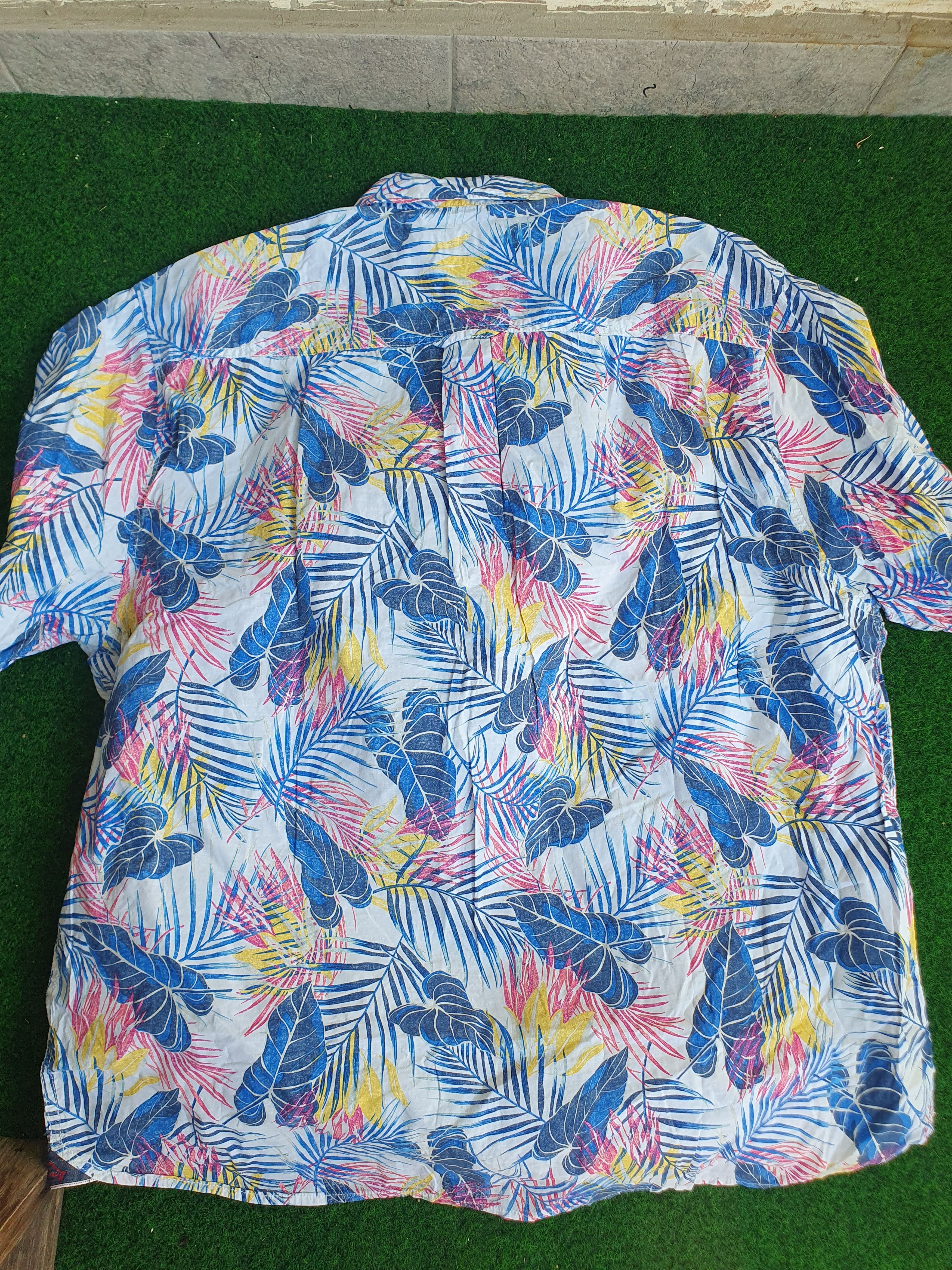 Tommy Bahama Tommy Bahama Floral Print Hawaiian shirt sz XL Size US XL / EU 56 / 4 - 10 Thumbnail