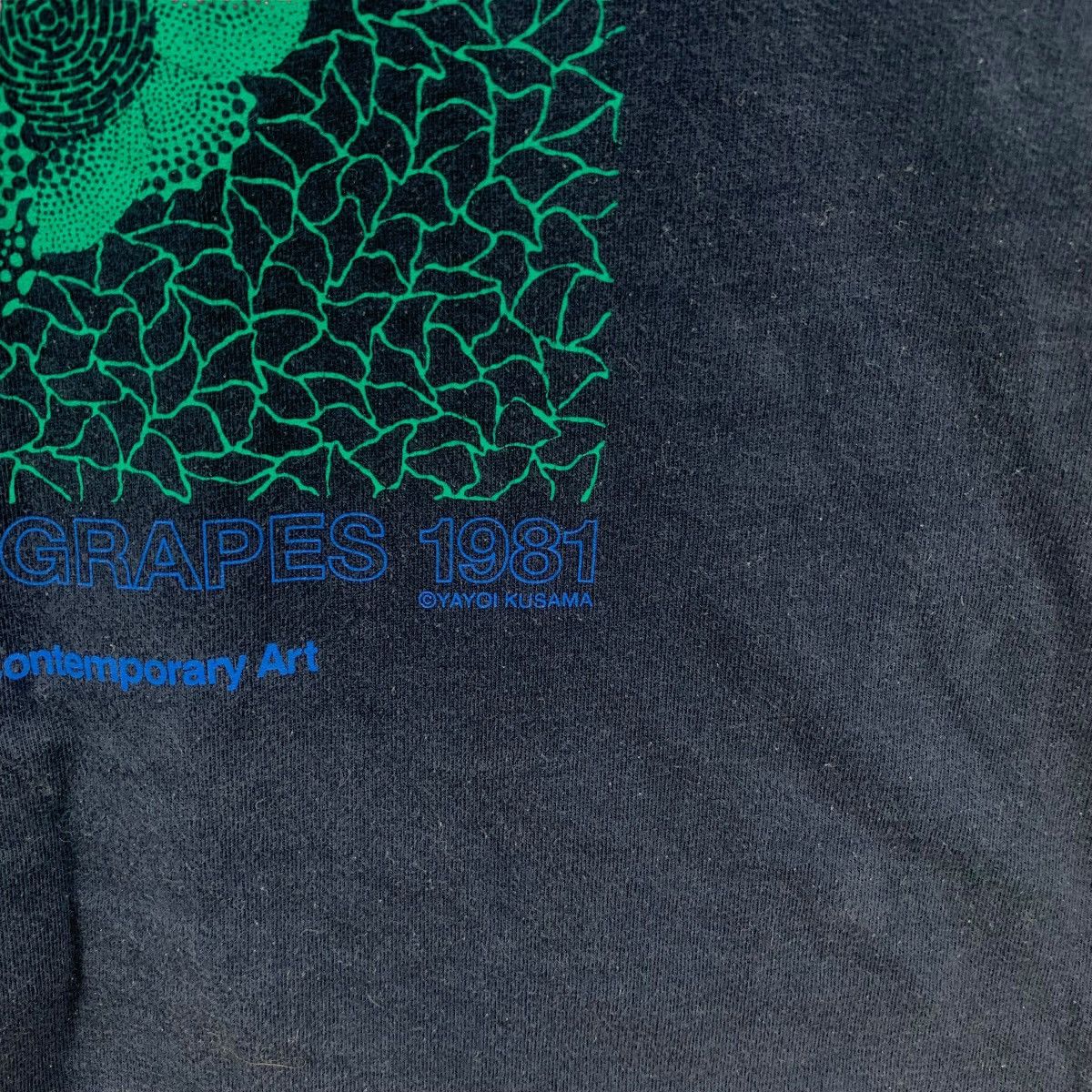 Yayoi Kusama YAYOI KUSAMA GRAPES 1981 Painting Contemporary Art Tee Shirt Size M / US 6-8 / IT 42-44 - 6 Thumbnail