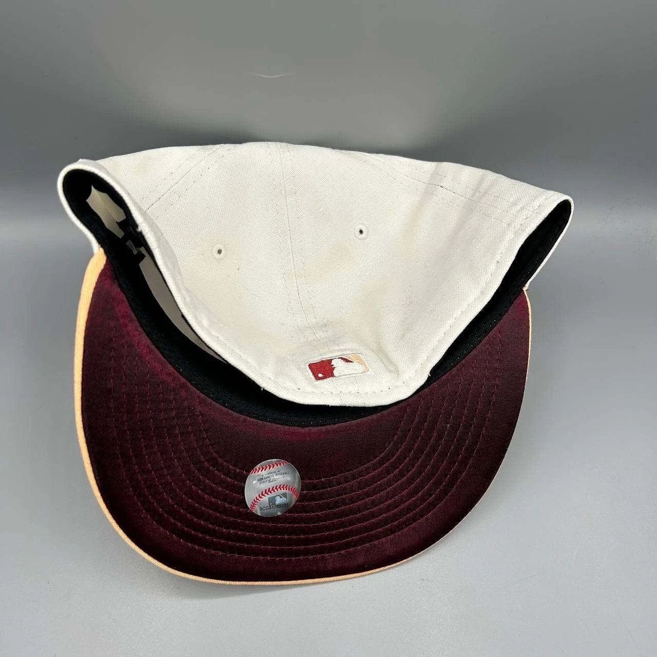 New Era Arizona Diamondbacks Hat Men 7 1/2 White Yellow MLB Fitted Size ONE SIZE - 3 Thumbnail