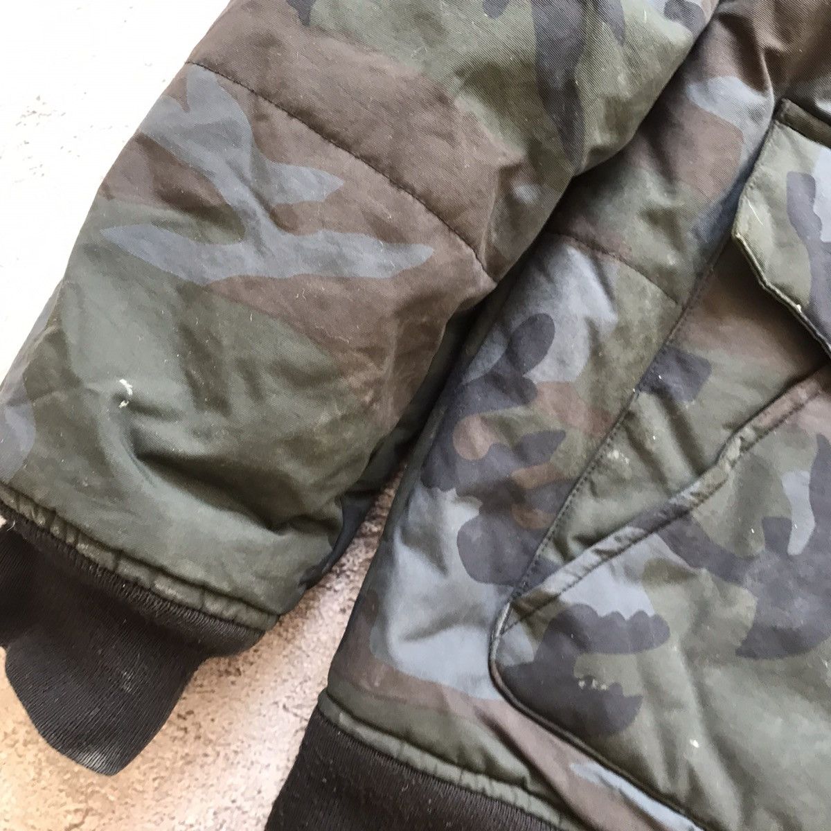 Vintage Vintage Carhartt Camo Quilted Jacket Streetwear Y2K Boxy XXL Size US XXL / EU 58 / 5 - 7 Thumbnail