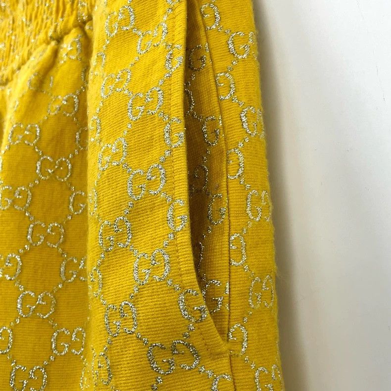 Gucci Gucci Gold silk full-printed logo shorts Size 24" / US 00 / IT 34 - 6 Thumbnail