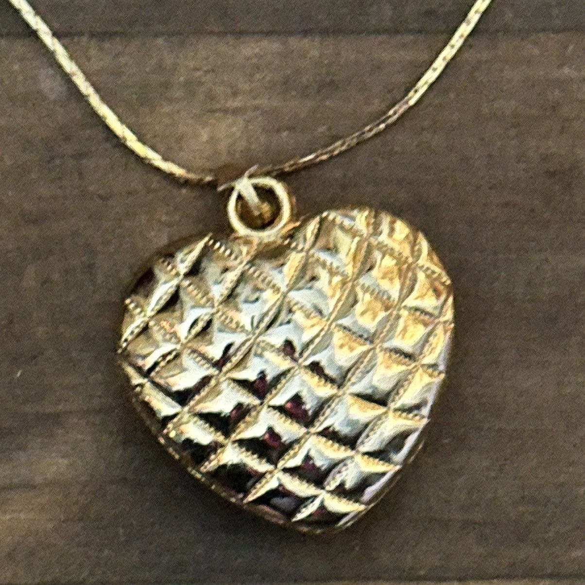 Vintage Vintage quilted puffed heart pendant necklace Size ONE SIZE - 3 Thumbnail