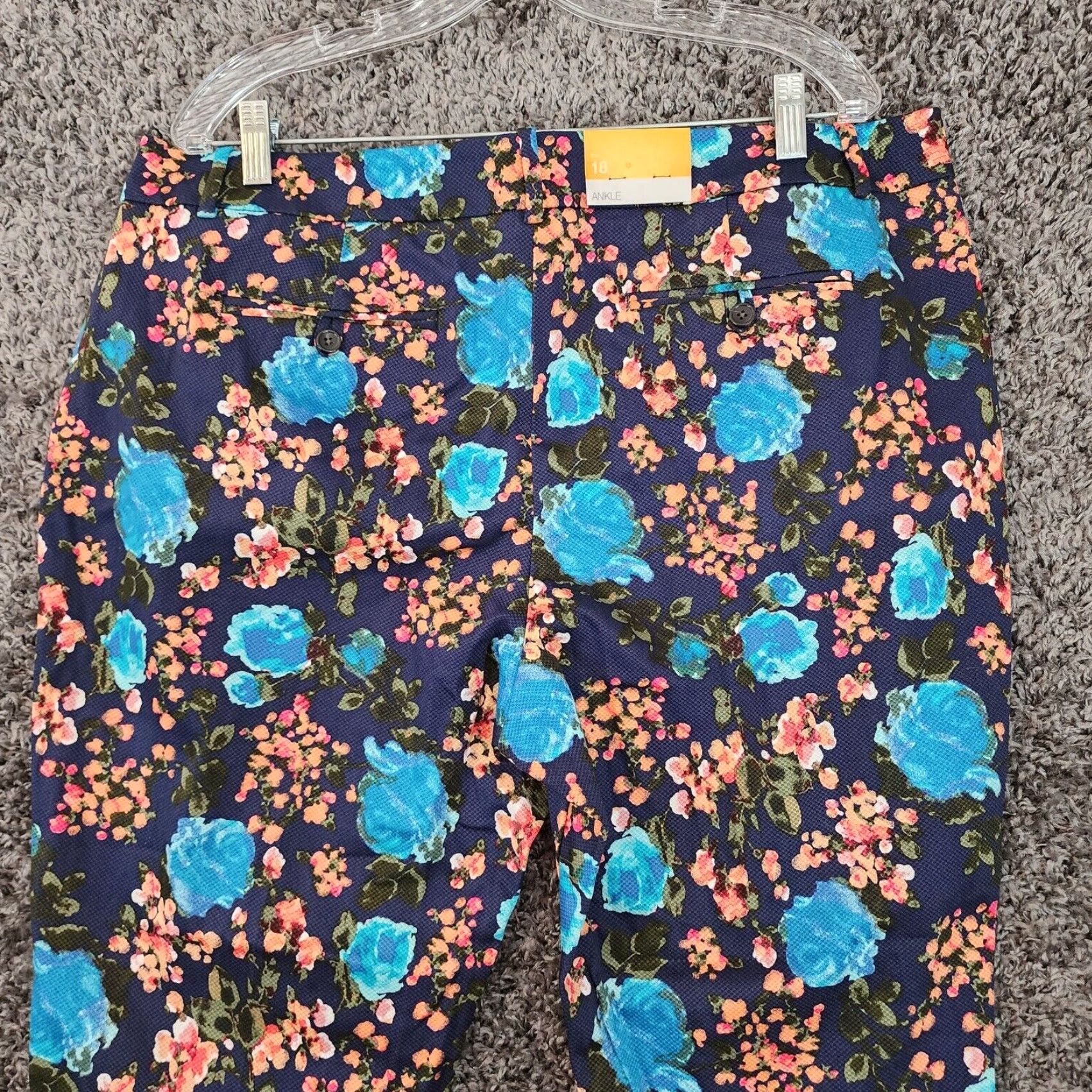 Merona Merona Women Pants Blue Floral Classic Mid Rise Straight Hip Thigh Ankle Size 18 Plus 27in Inseam Size 40" / US 18 - 6 Thumbnail