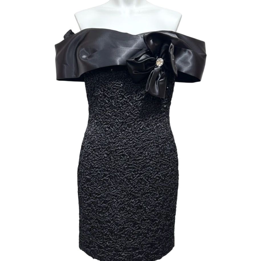 Vintage VINTAGE Fashion NetWork Dress Off the Shoulder Strappy Knee Length Acetate Black 9/10 Juniors Women Party Cocktail Prom HOCO Retro Y2K 90s Vintage Size M / US 6-8 / IT 42-44 - 2 Thumbnail