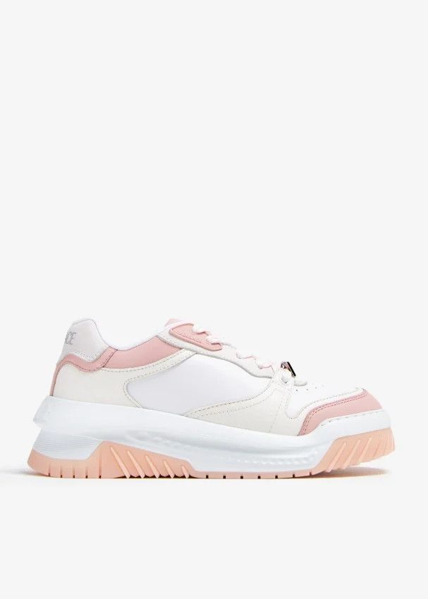 o1s22i1n1024 Odyssey Sneakers in White