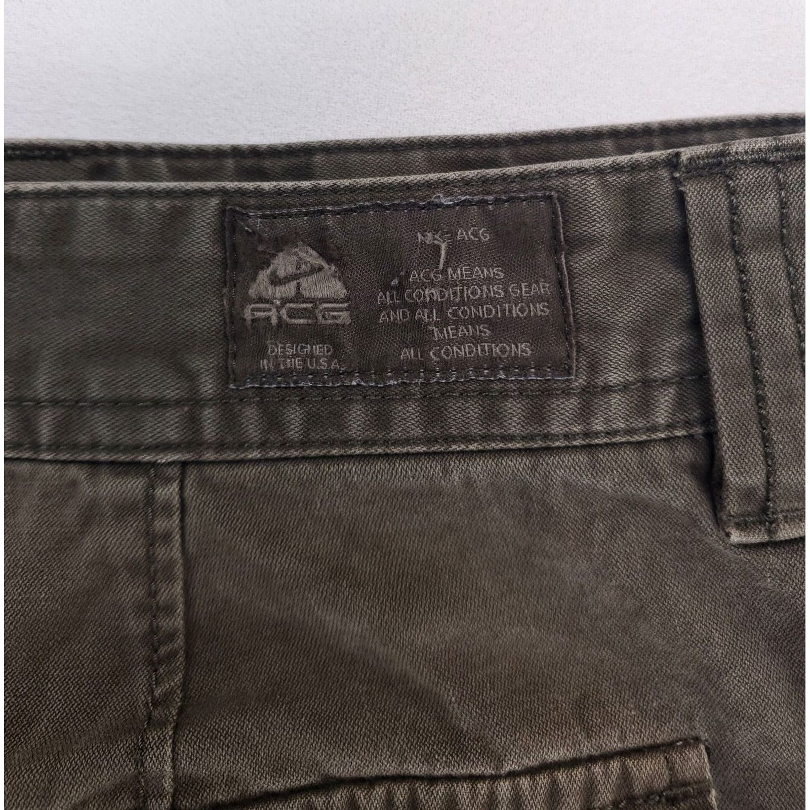 Nike Nike ACG Cargo Shorts All Conditions Gear Gray Mens 38 Cargo Shorts Gray Mens 38 Nike ACG Cargo Shorts Mens 38 Gray Size US 38 / EU 54 - 5 Thumbnail
