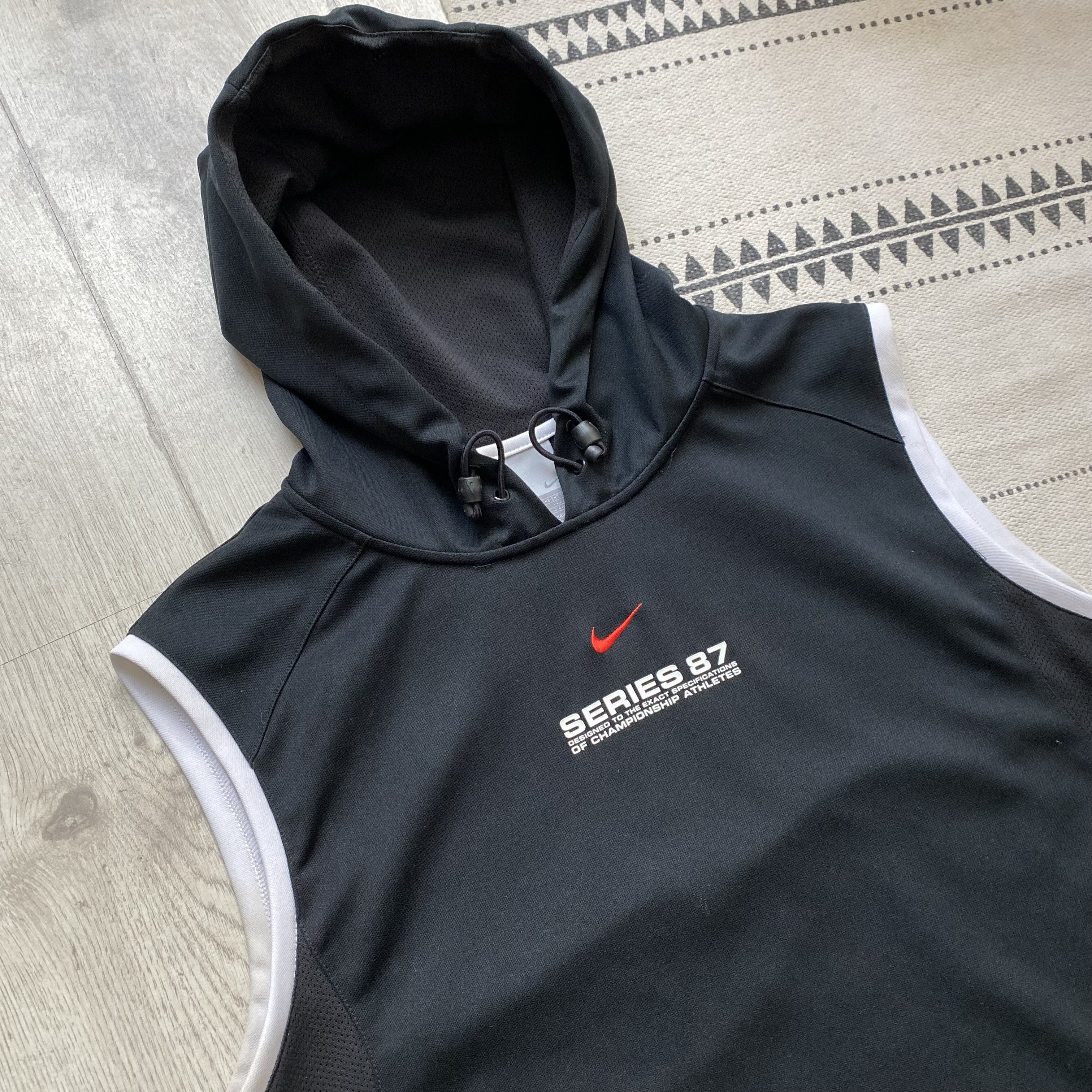 Nike Drill Vintage 90s Nike Tee Hooded Shox Center Logo Y2K Size US S / EU 44-46 / 1 - 3 Thumbnail