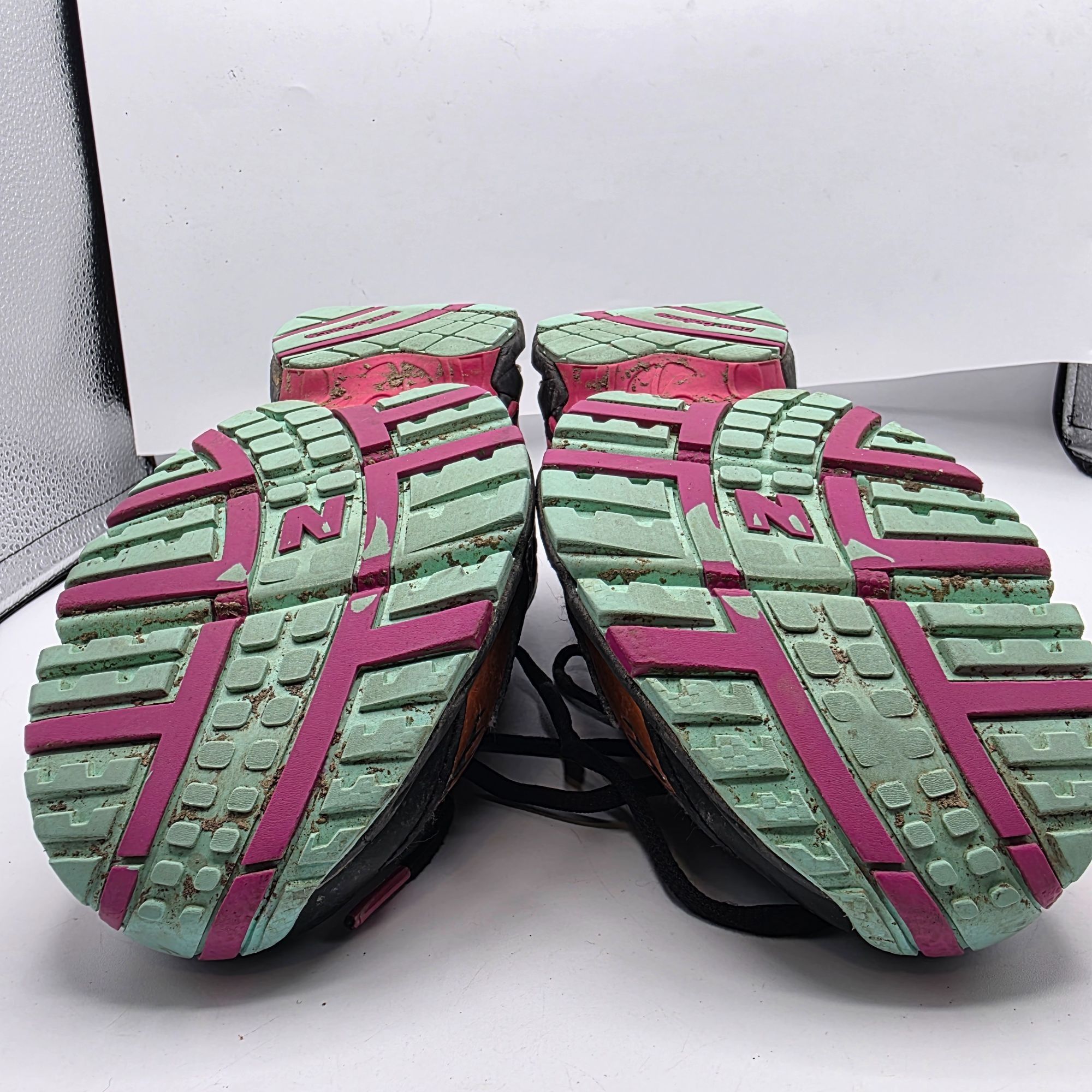 New Balance New Balance 725v1 Neon Nights Pack Womens Size 7 Black Pink Size US 7 / IT 37 - 11 Thumbnail